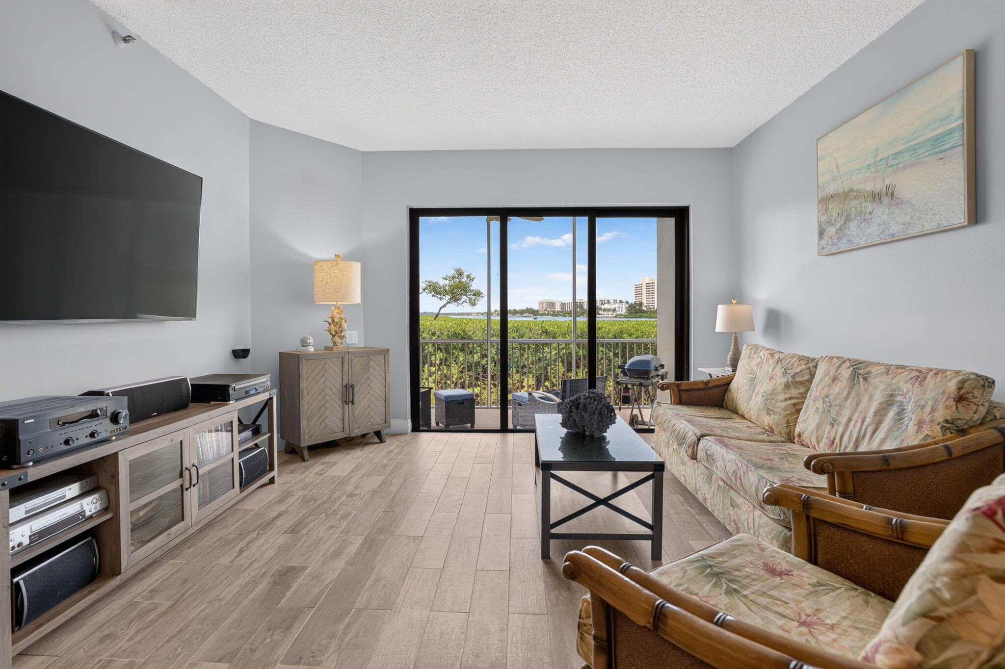 200 Waterway #104, Tequesta FL 33469