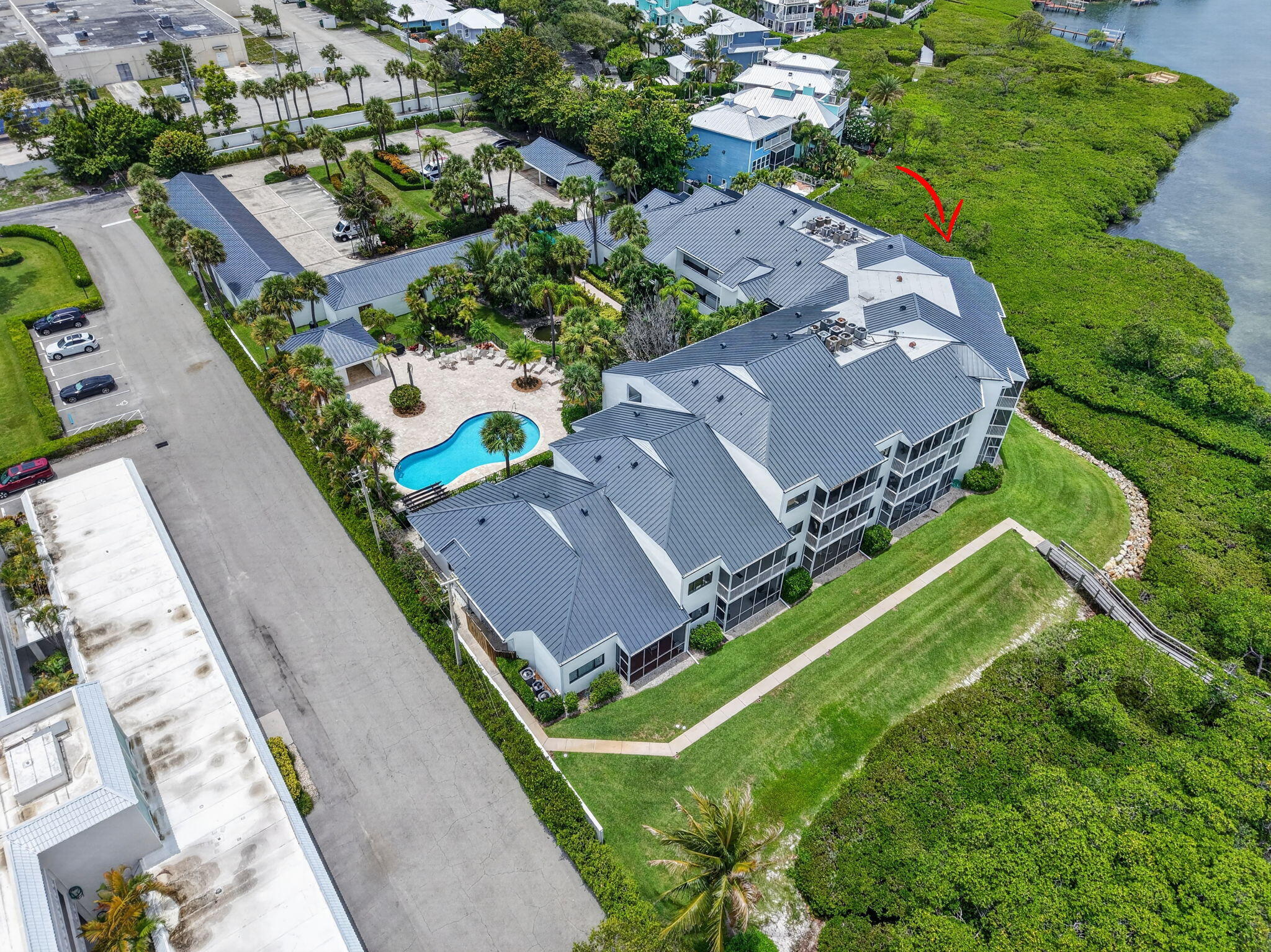 200 Waterway #104, Tequesta FL 33469