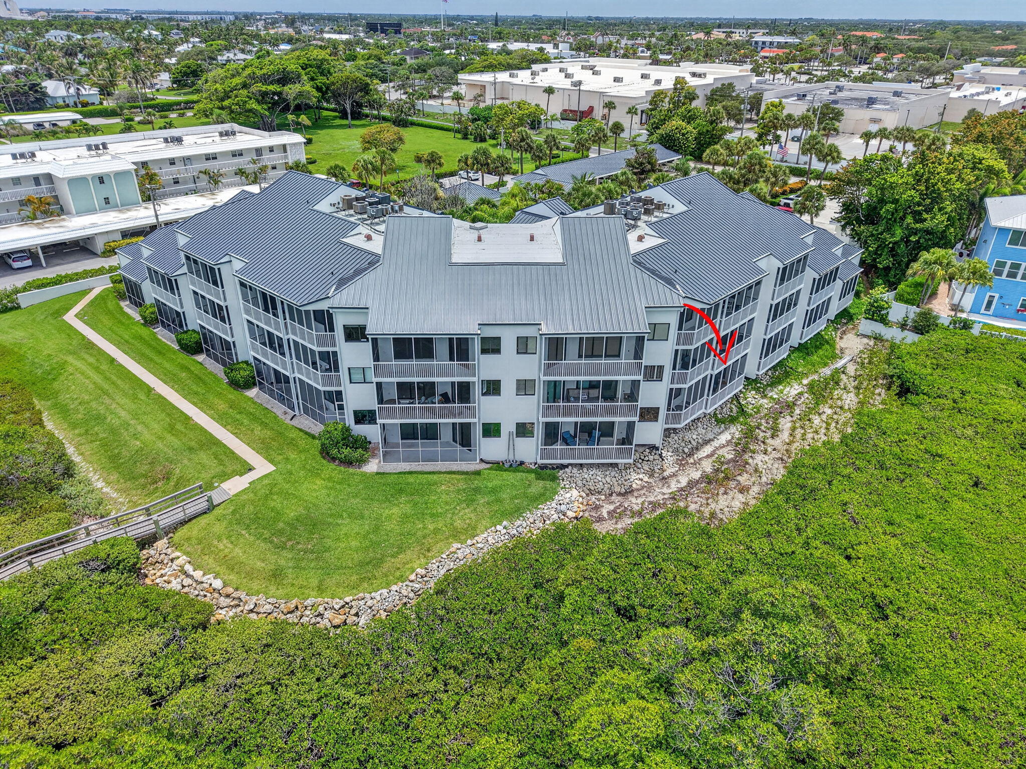 200 Waterway #104, Tequesta FL 33469
