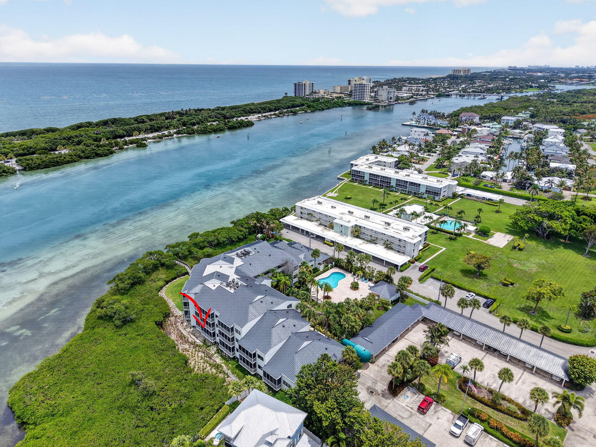 200 Waterway #104, Tequesta FL 33469