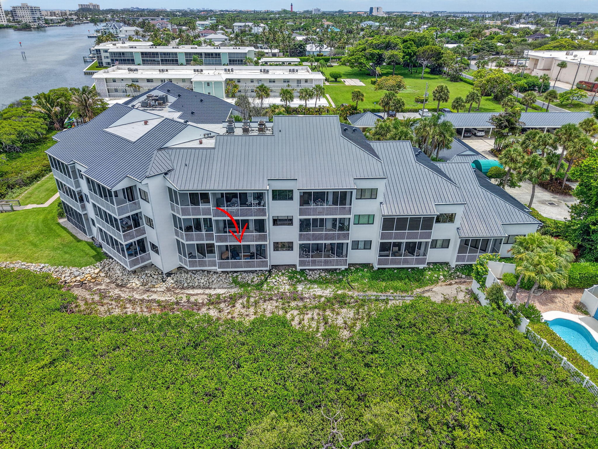 200 Waterway #104, Tequesta FL 33469