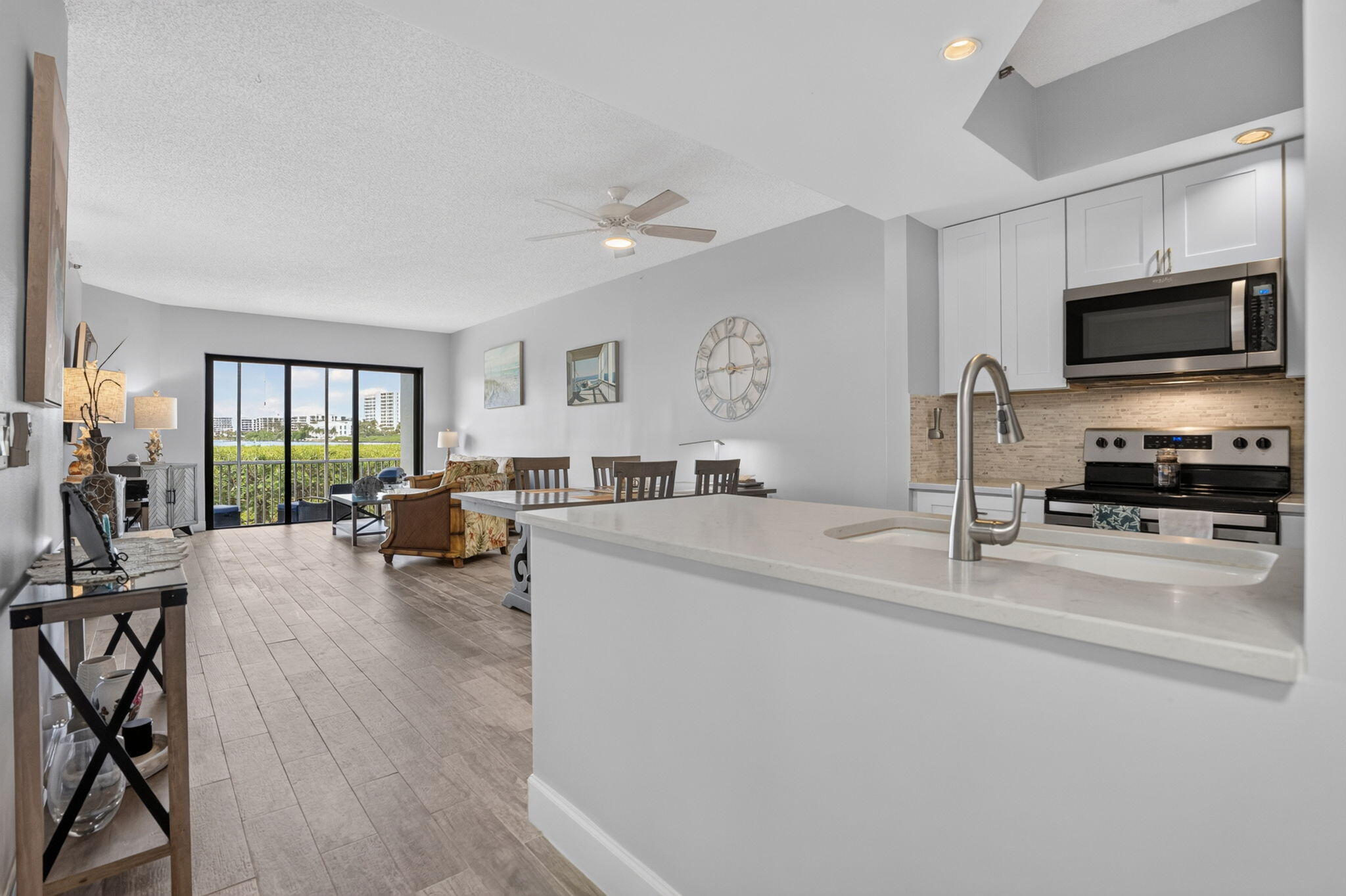 200 Waterway #104, Tequesta FL 33469