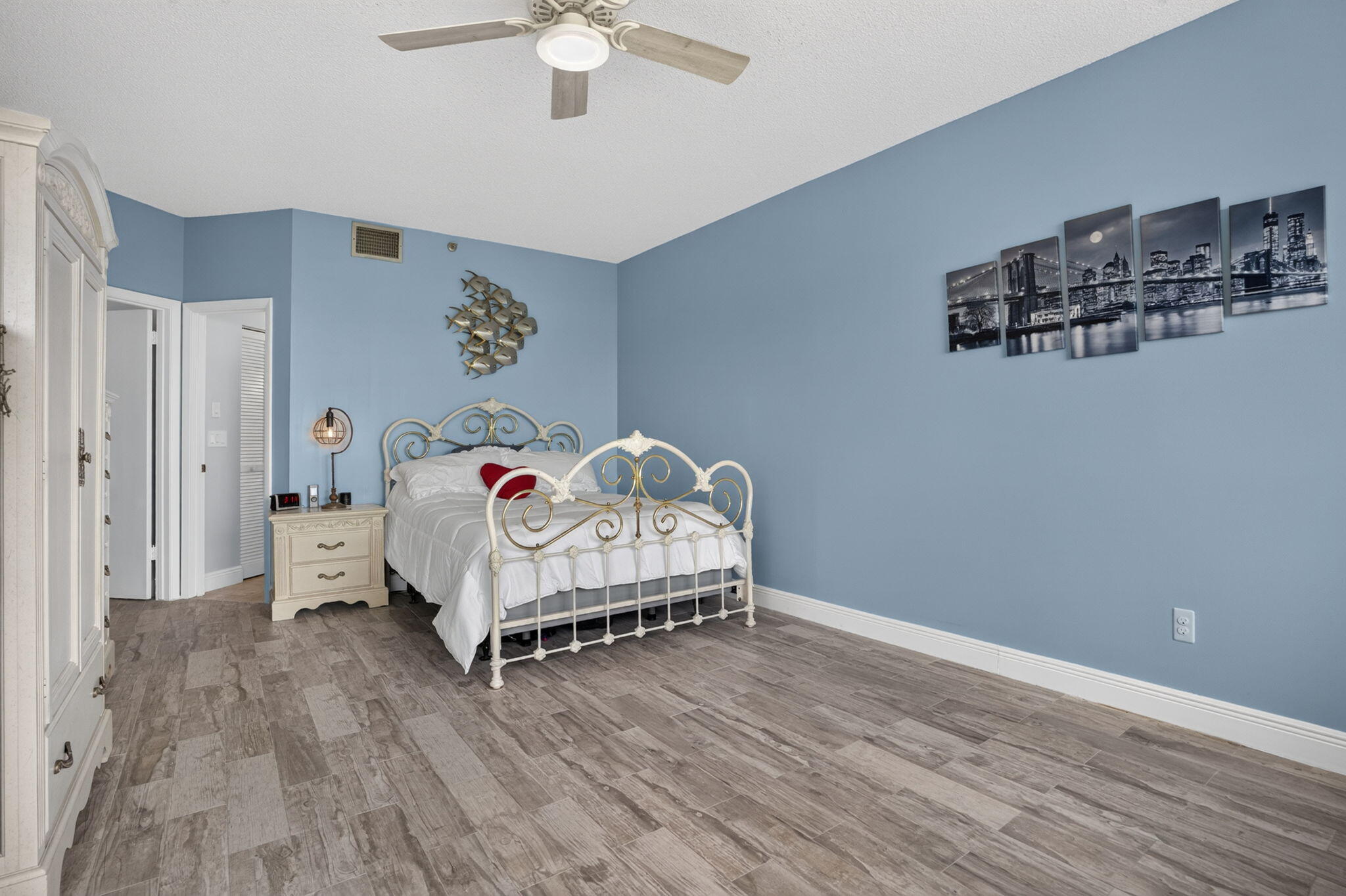 200 Waterway #104, Tequesta FL 33469