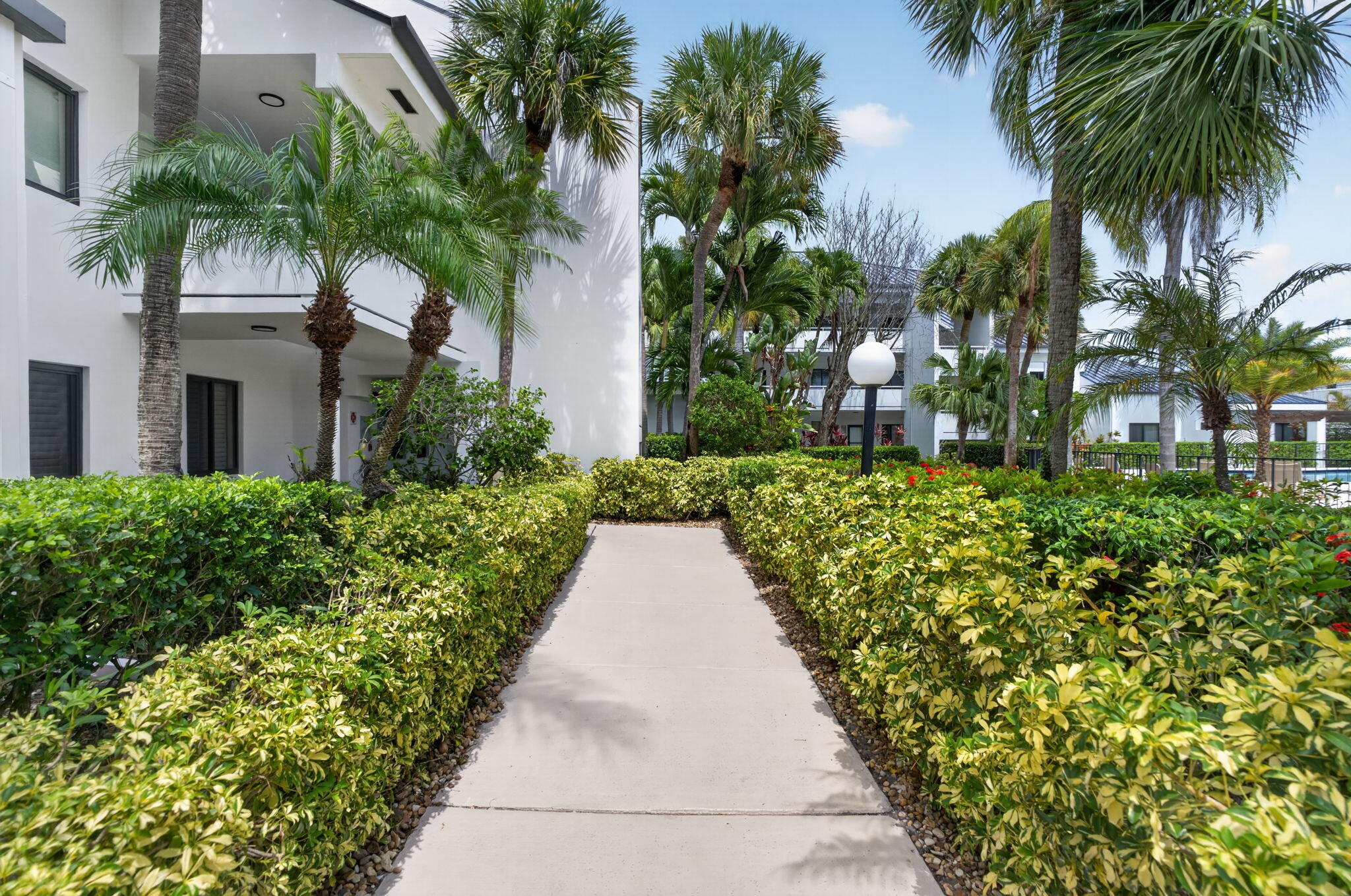 200 Waterway #104, Tequesta FL 33469