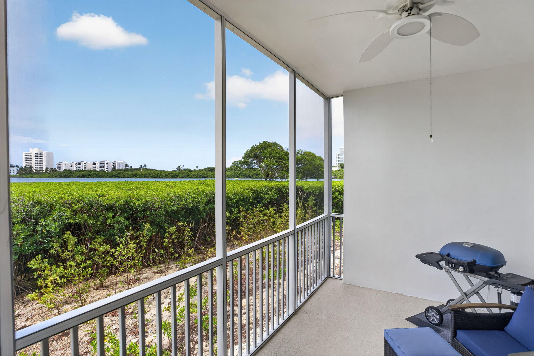 200 Waterway #104, Tequesta FL 33469