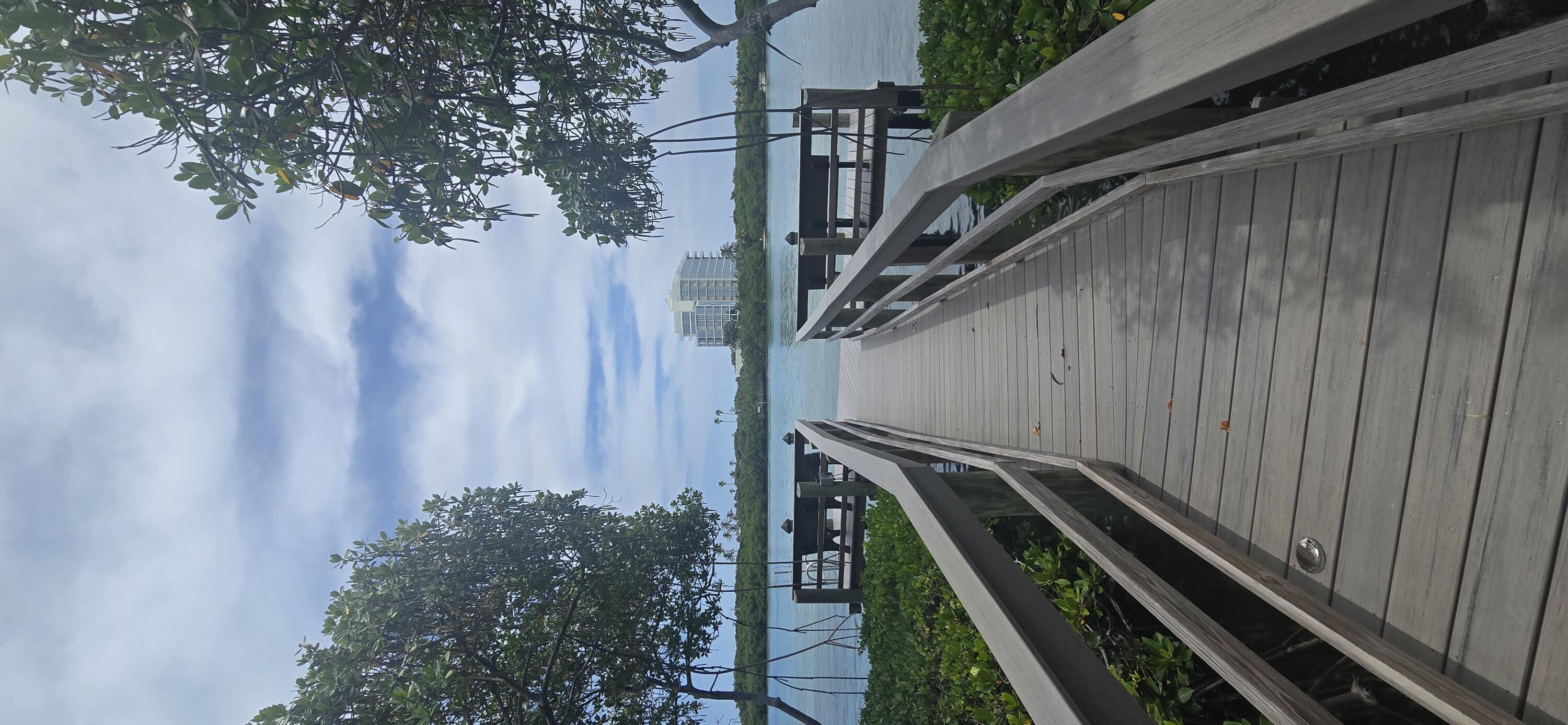 200 Waterway #104, Tequesta FL 33469