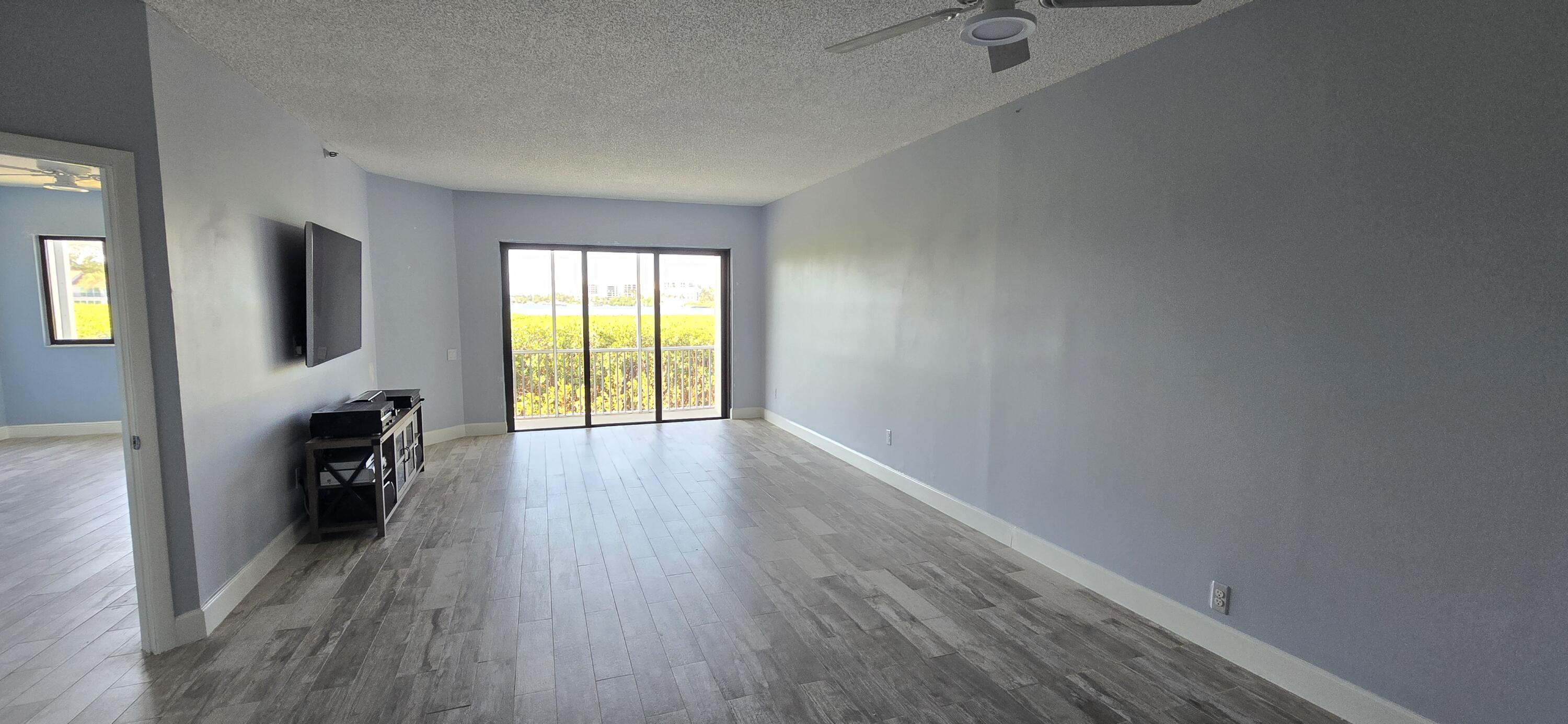 200 Waterway #104, Tequesta FL 33469