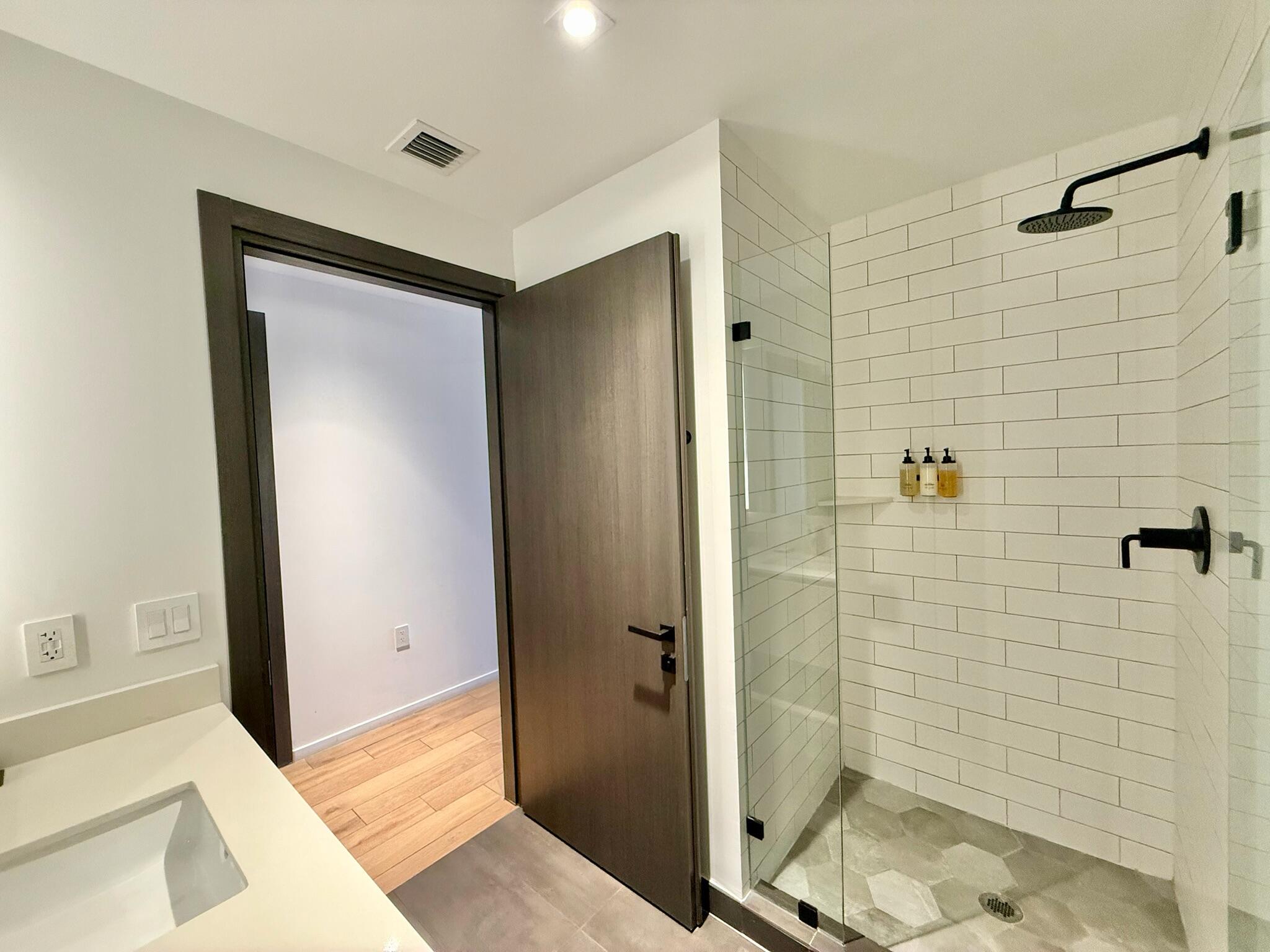 398 NE 5th #3907, Miami FL 33132