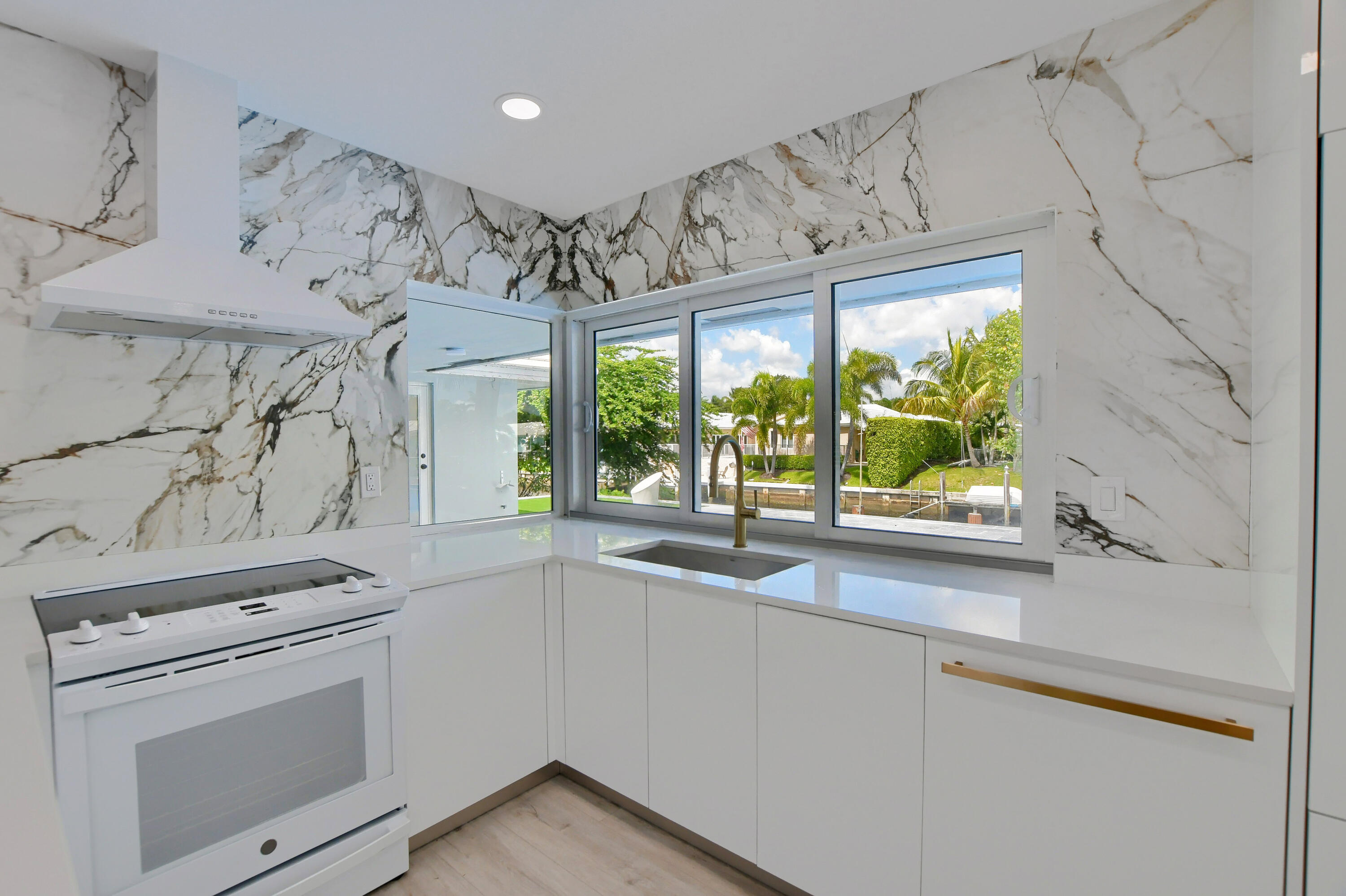 891 SW Hickory, Boca Raton FL 33486
