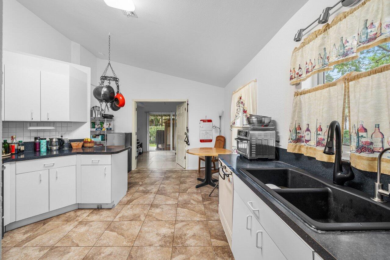 5563 NW 41st, Coconut Creek FL 33073