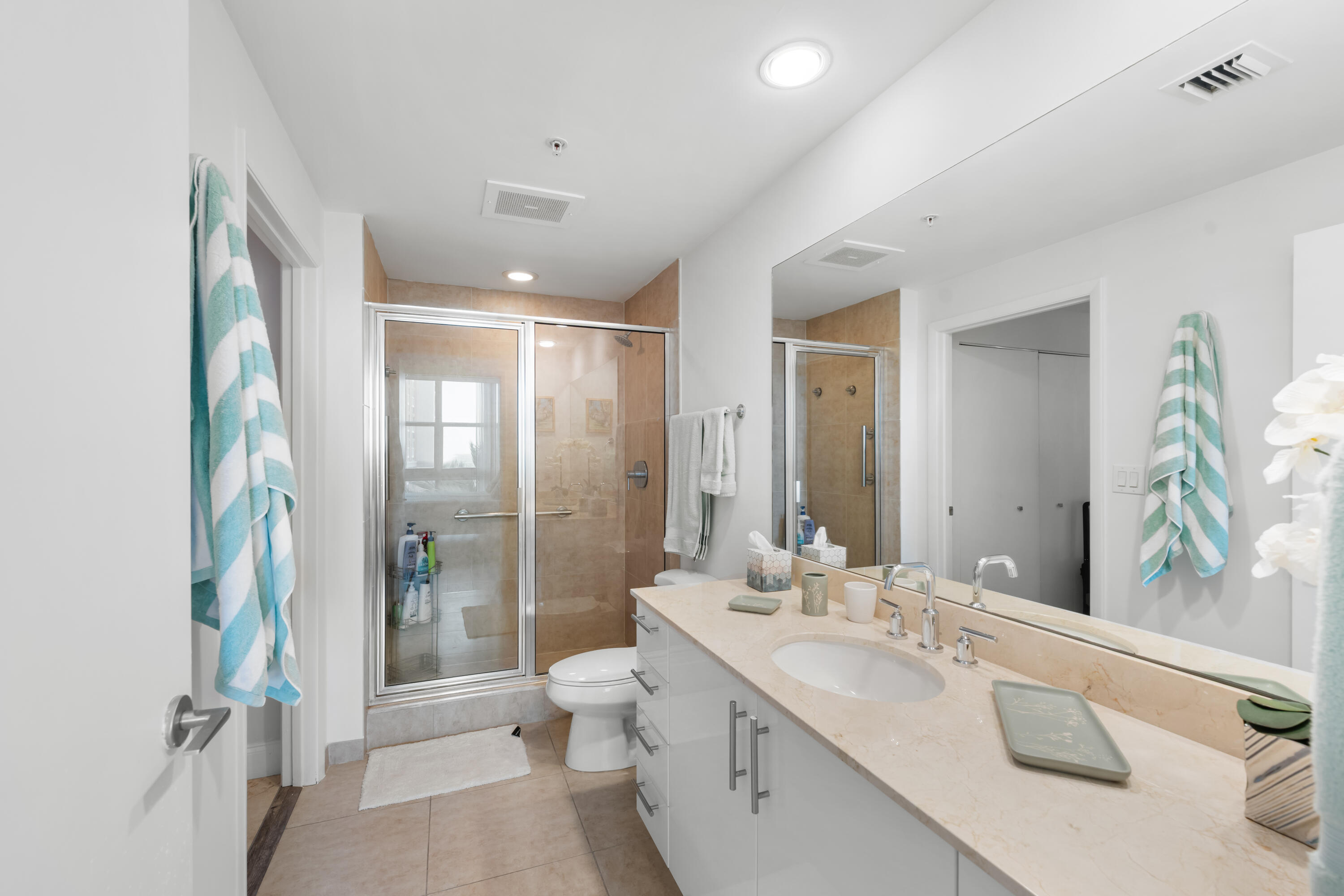 550 Okeechobee #1407, West Palm Beach FL 33401