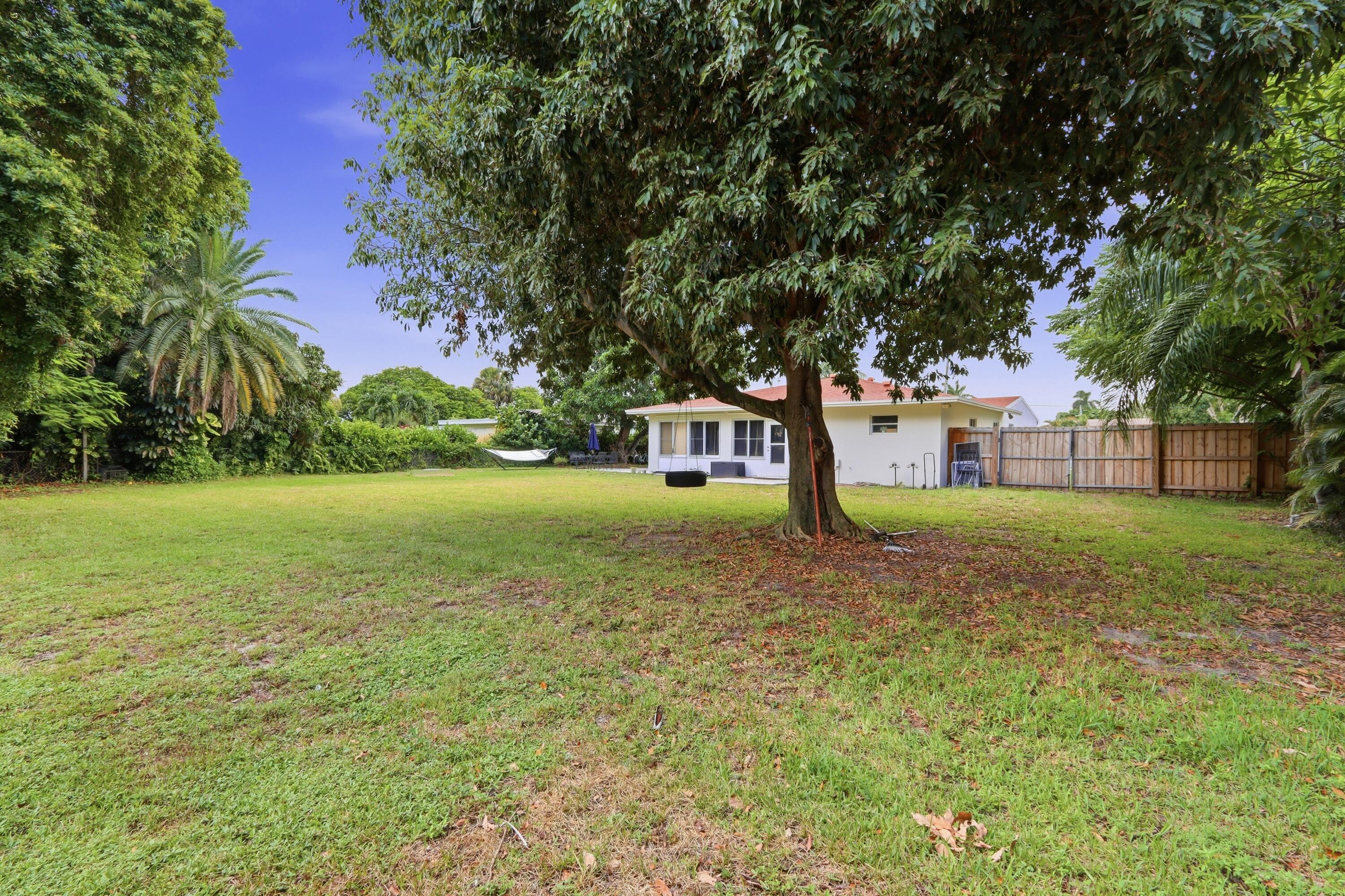 1900 Carissa, Lake Clarke Shores FL 33406