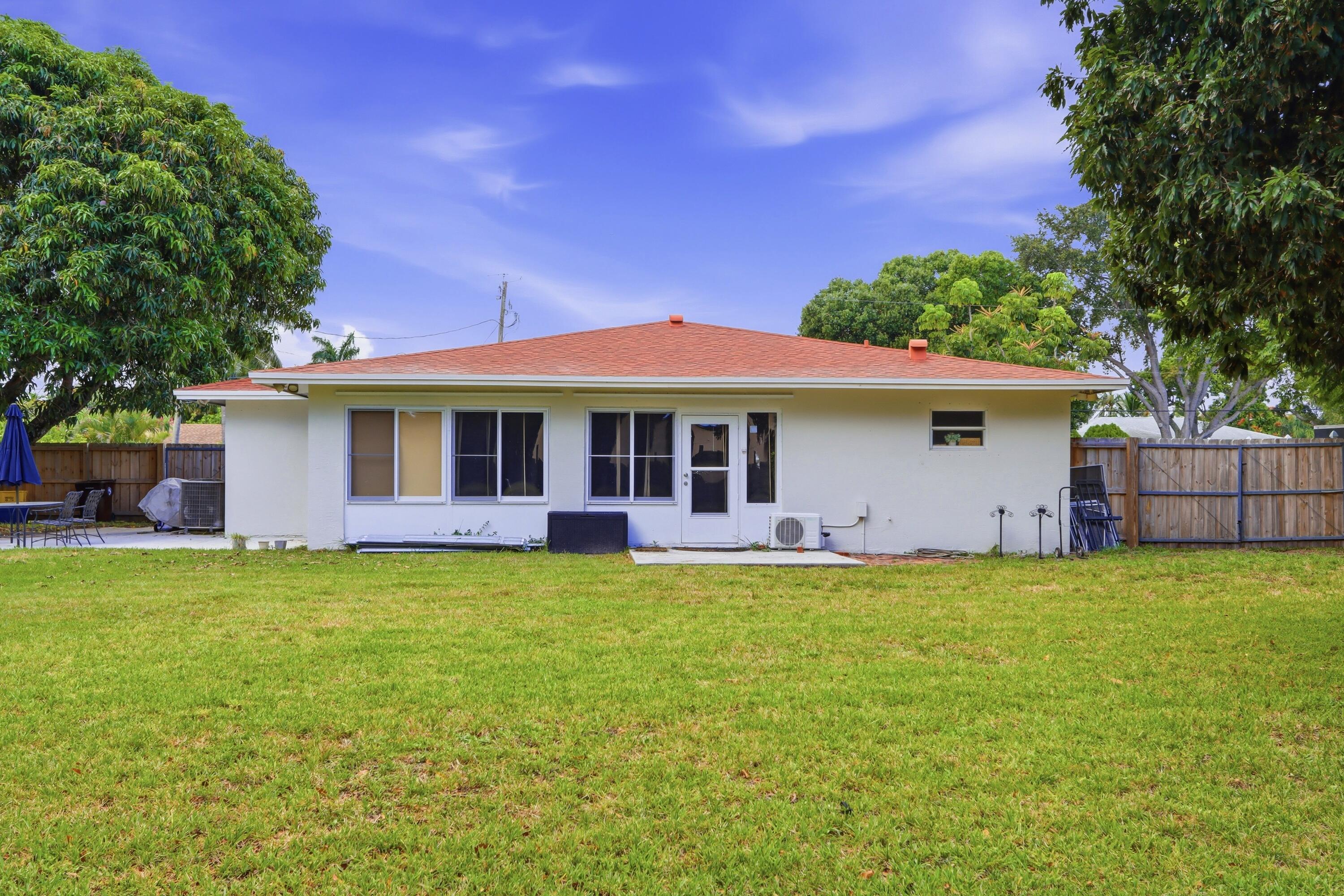 1900 Carissa, Lake Clarke Shores FL 33406
