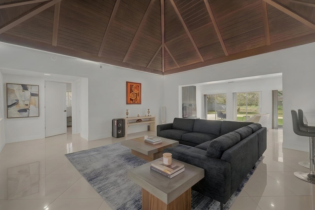 5707 White Hickory, Tamarac FL 33319