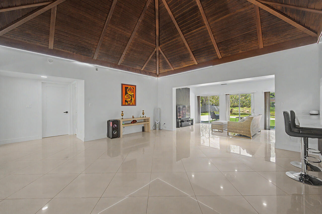 5707 White Hickory, Tamarac FL 33319