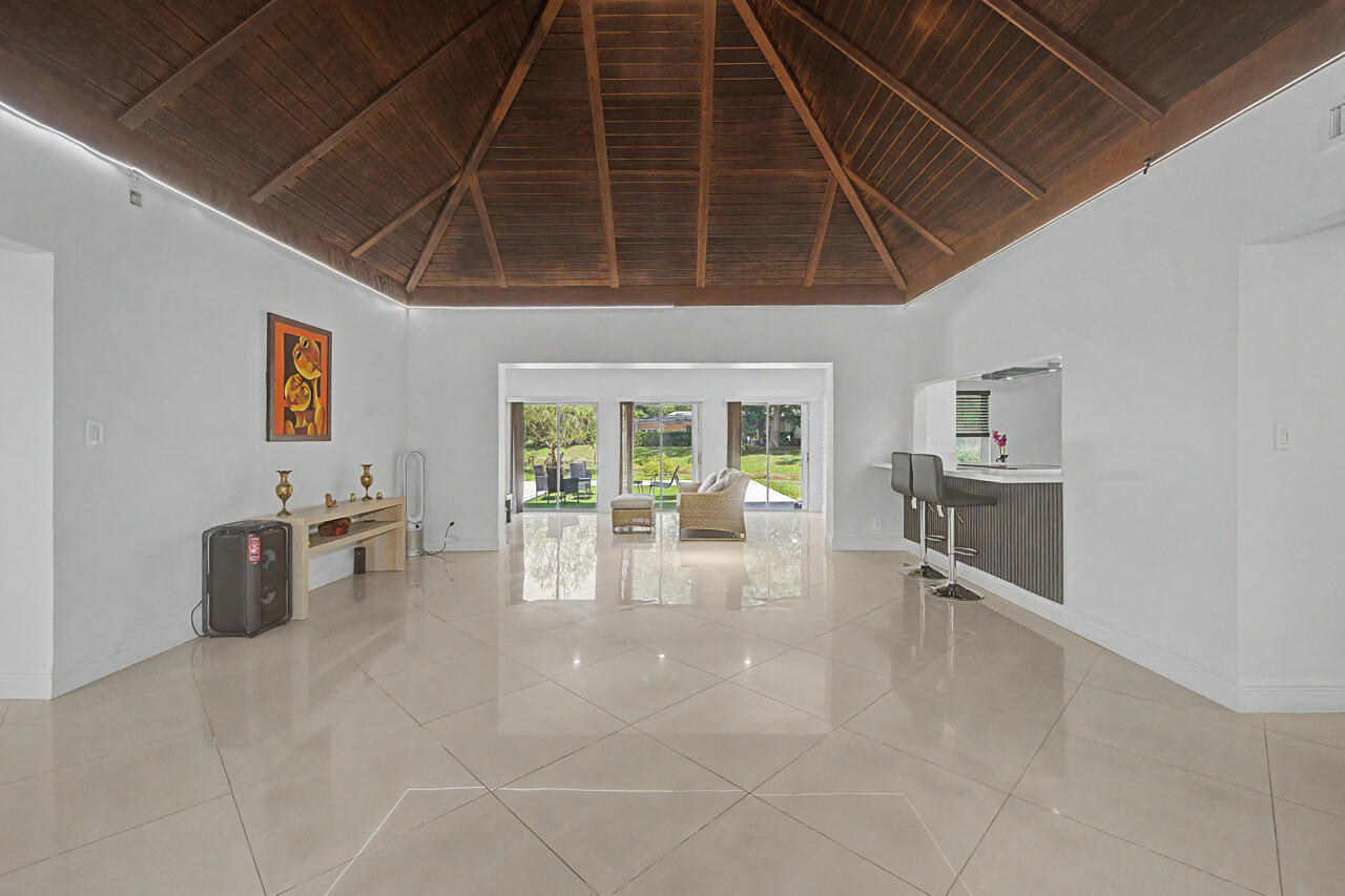 5707 White Hickory, Tamarac FL 33319