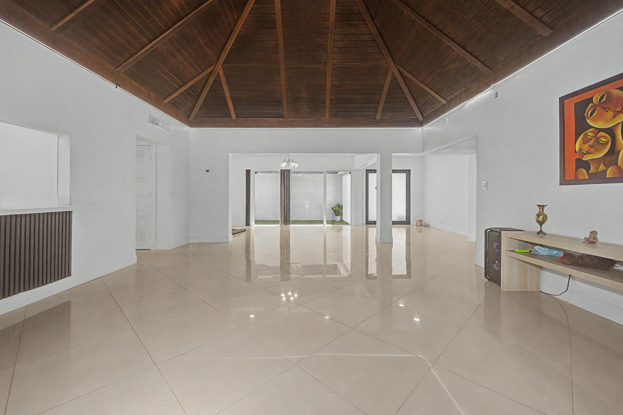 5707 White Hickory, Tamarac FL 33319