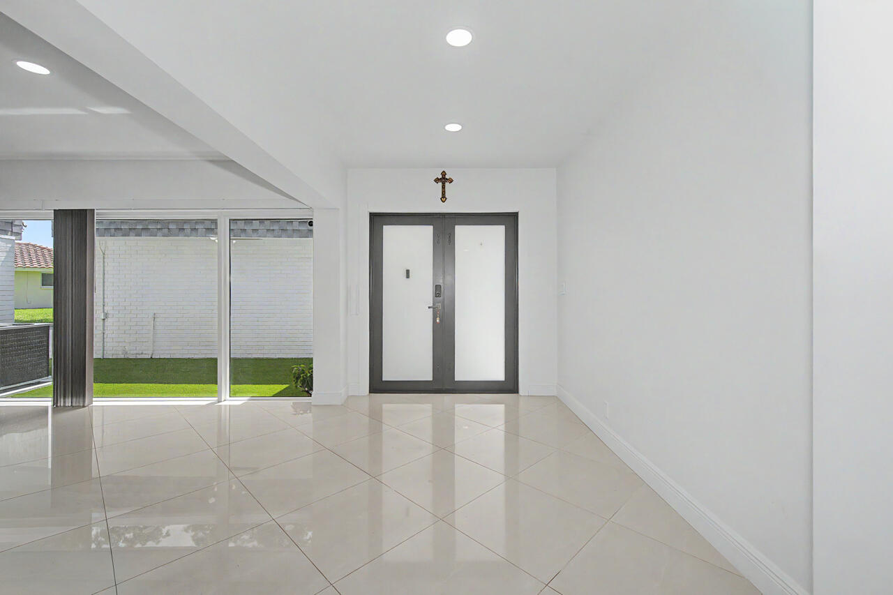 5707 White Hickory, Tamarac FL 33319