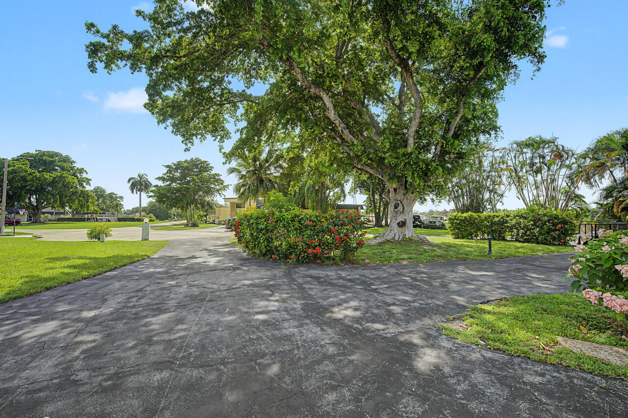 5707 White Hickory, Tamarac FL 33319