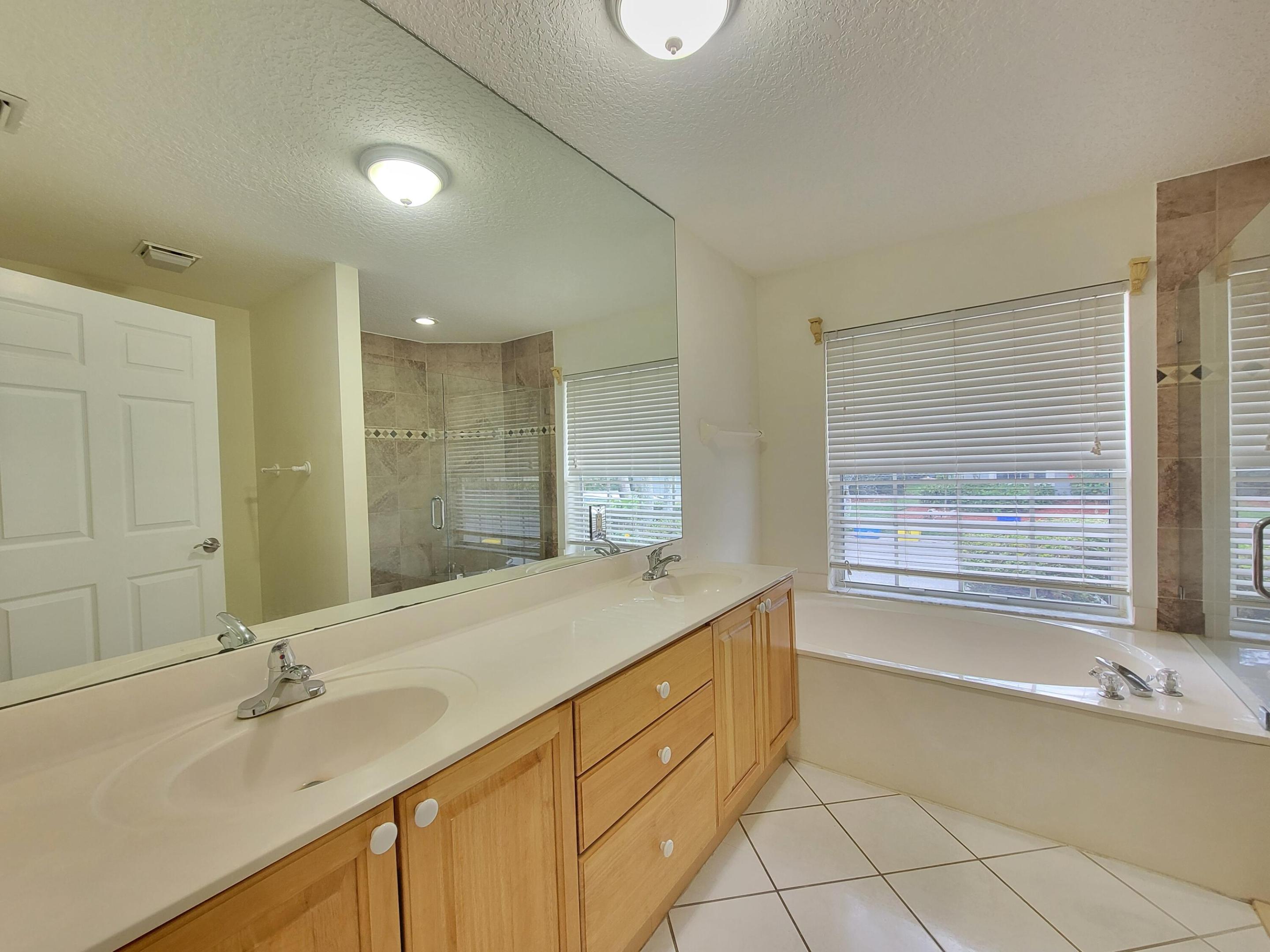 3041 Casa Rio, Riviera Beach FL 33418