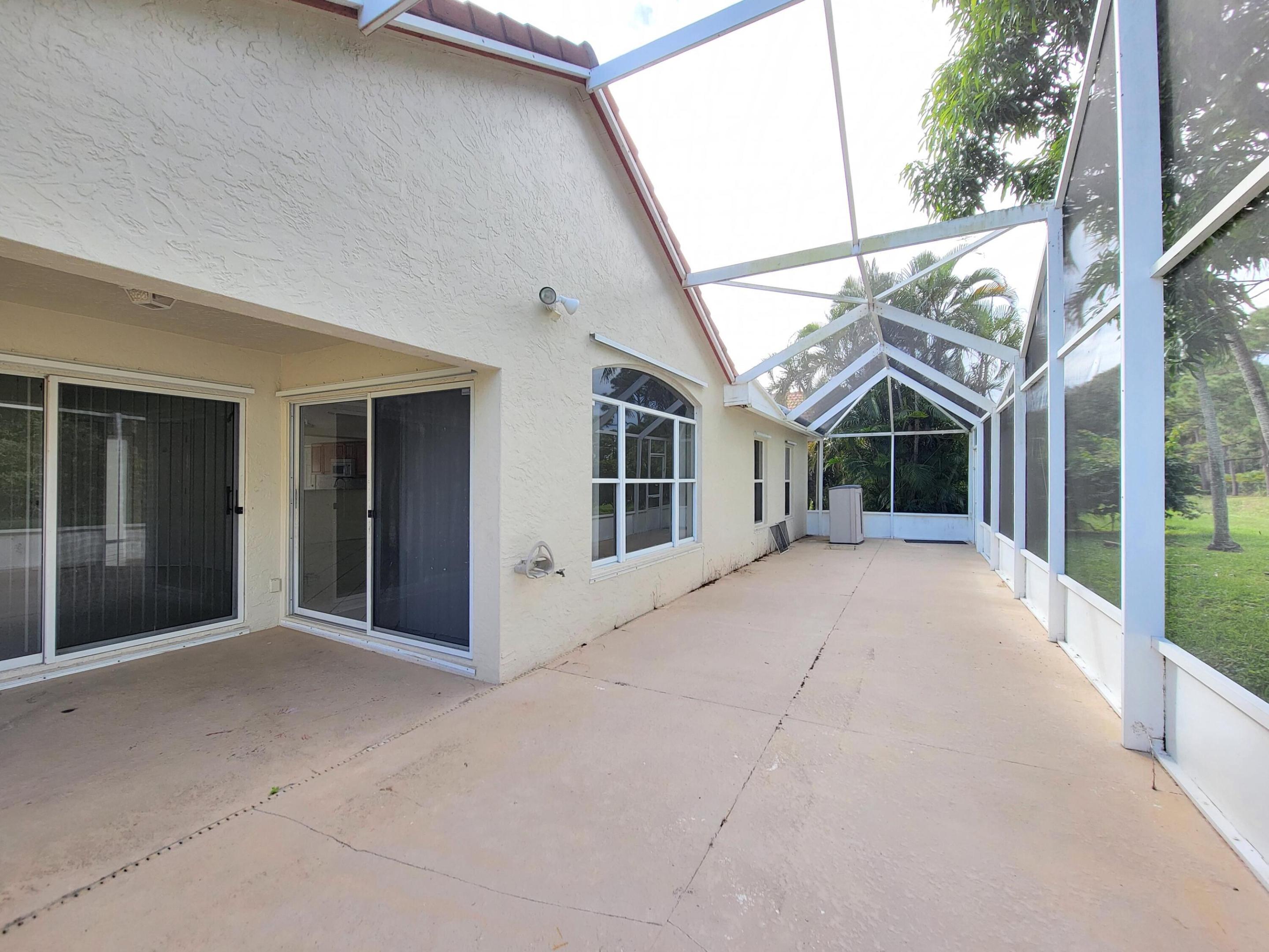 3041 Casa Rio, Riviera Beach FL 33418