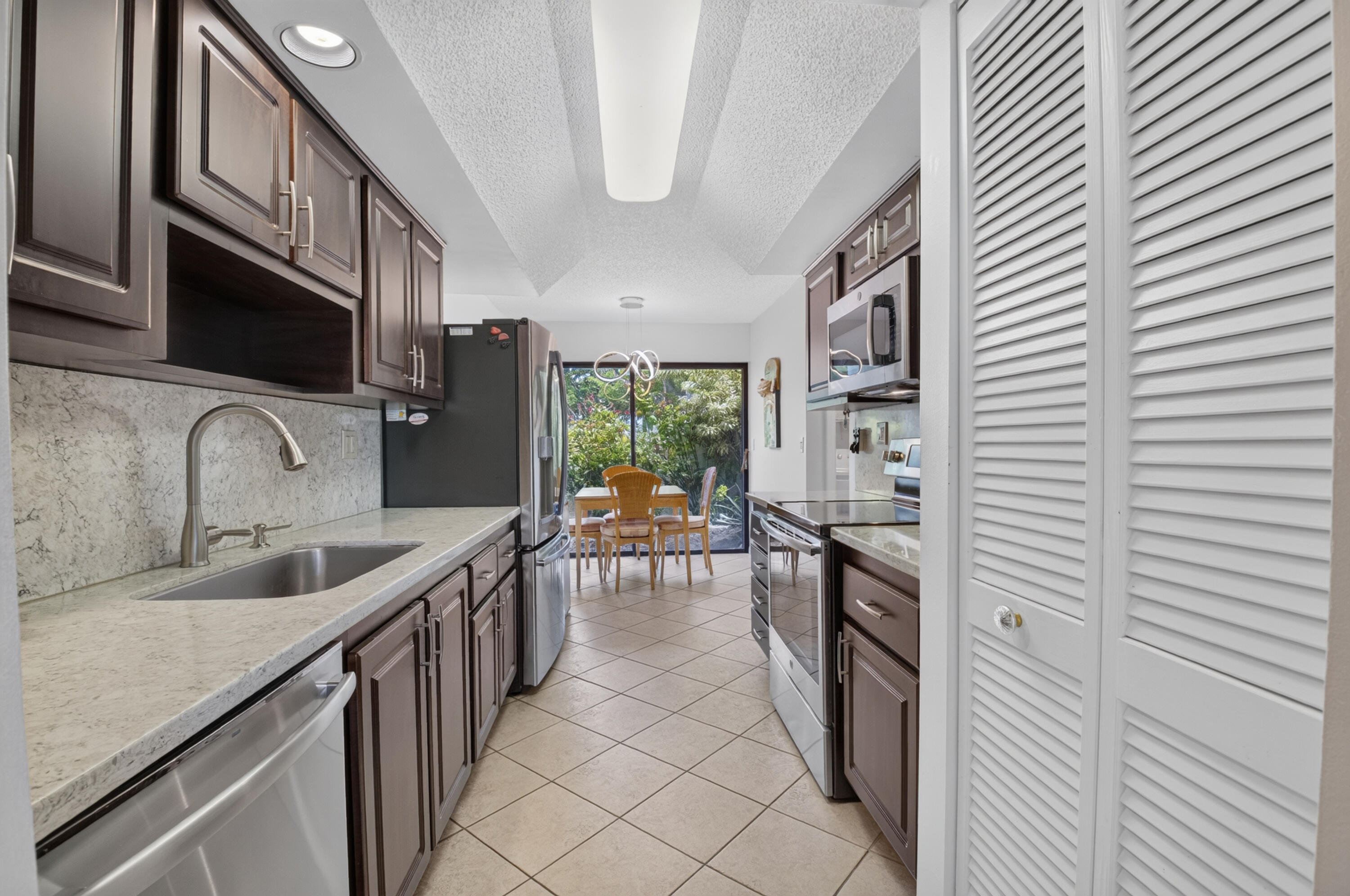 6800 Willow Wood #905, Boca Raton FL 33434