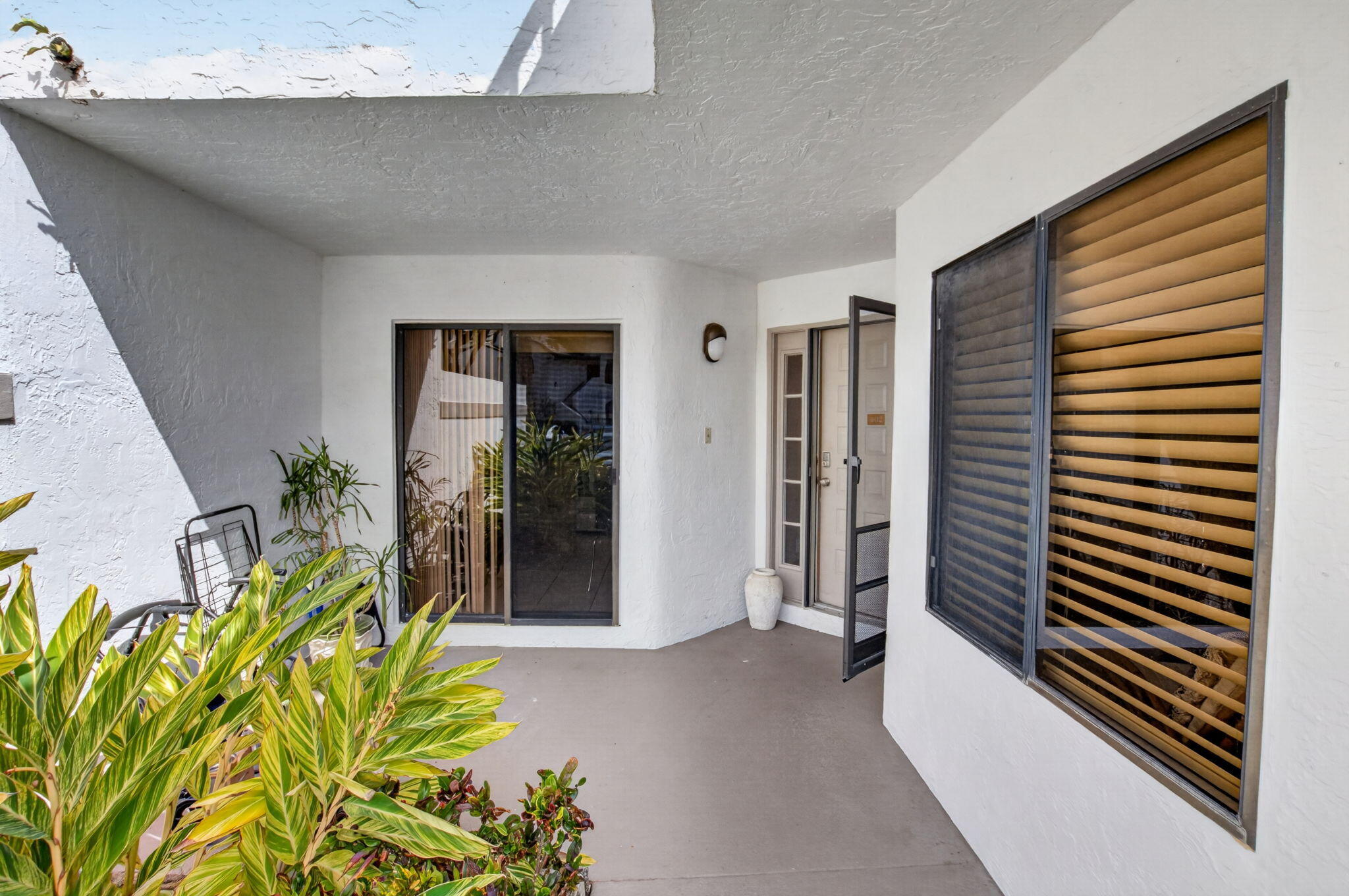 7473 Glendevon #402, Delray Beach FL 33446