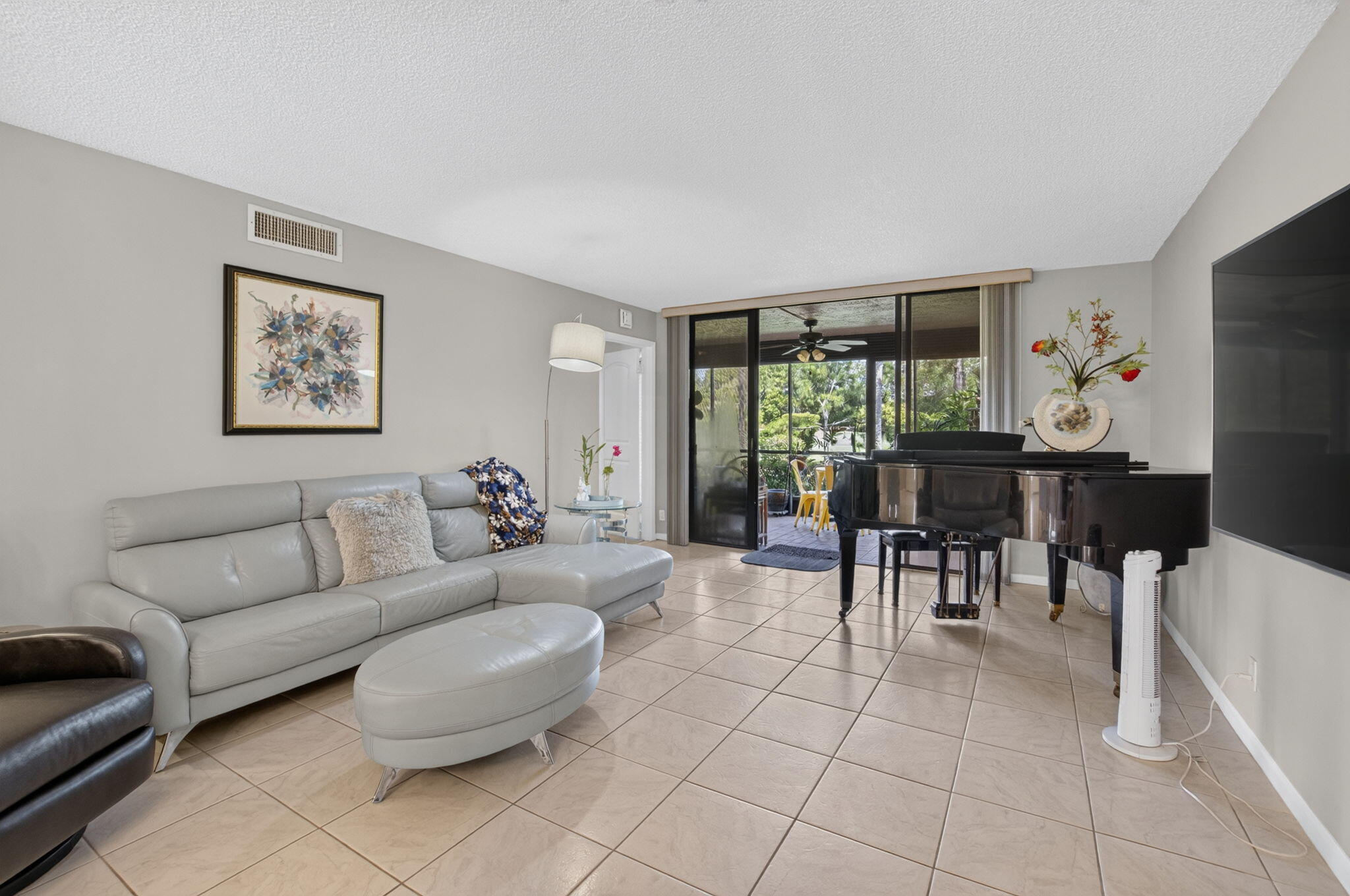 7473 Glendevon #402, Delray Beach FL 33446