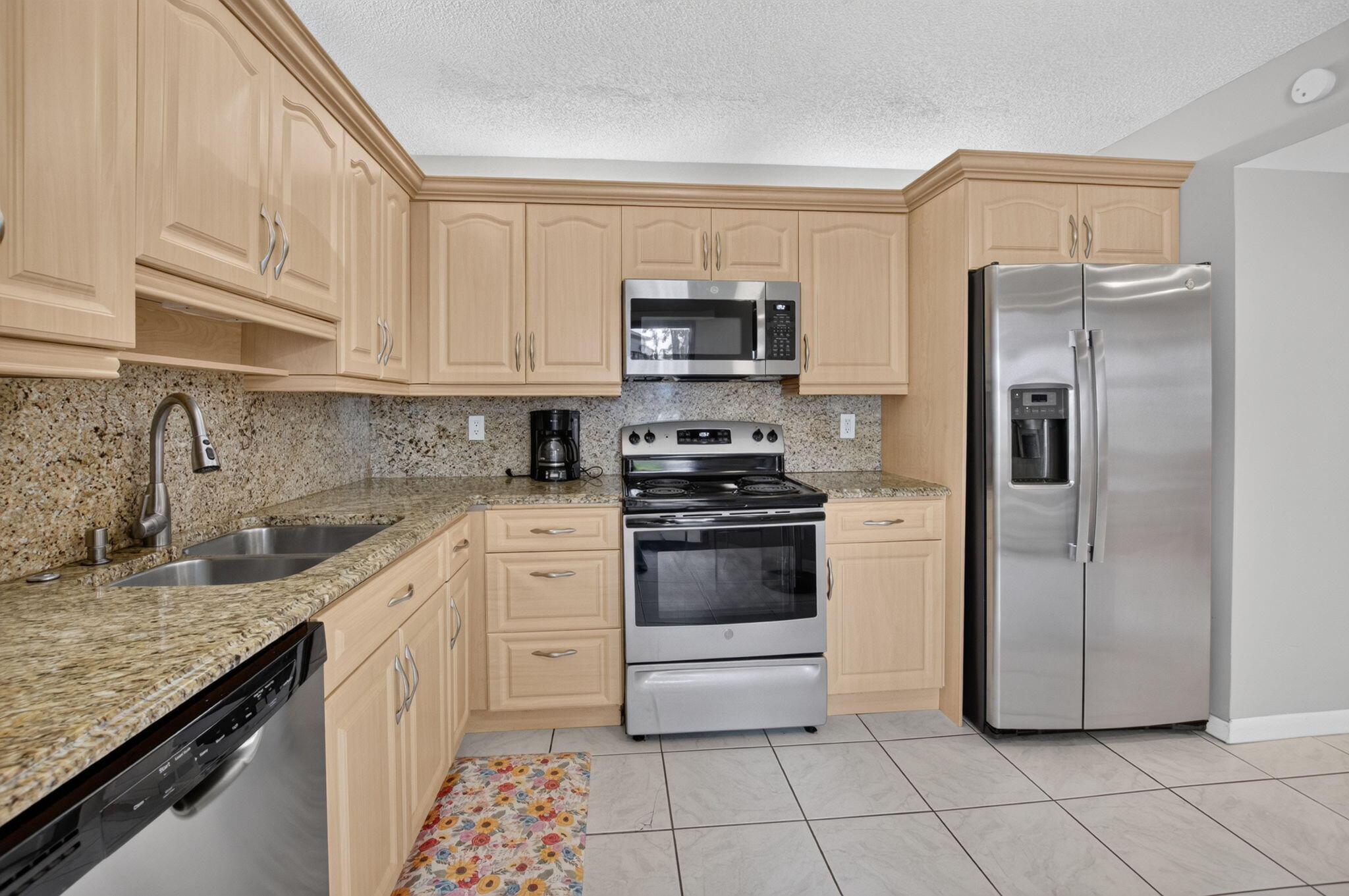 7473 Glendevon #402, Delray Beach FL 33446