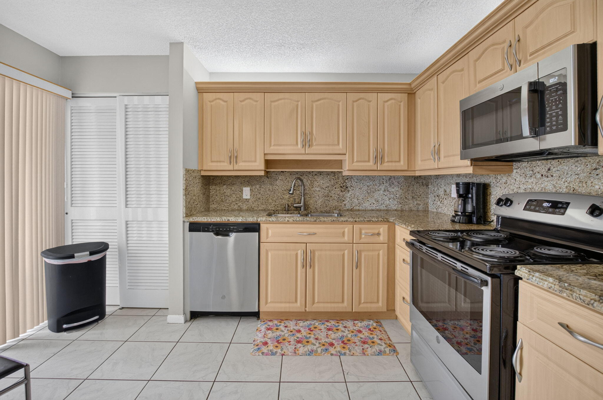 7473 Glendevon #402, Delray Beach FL 33446