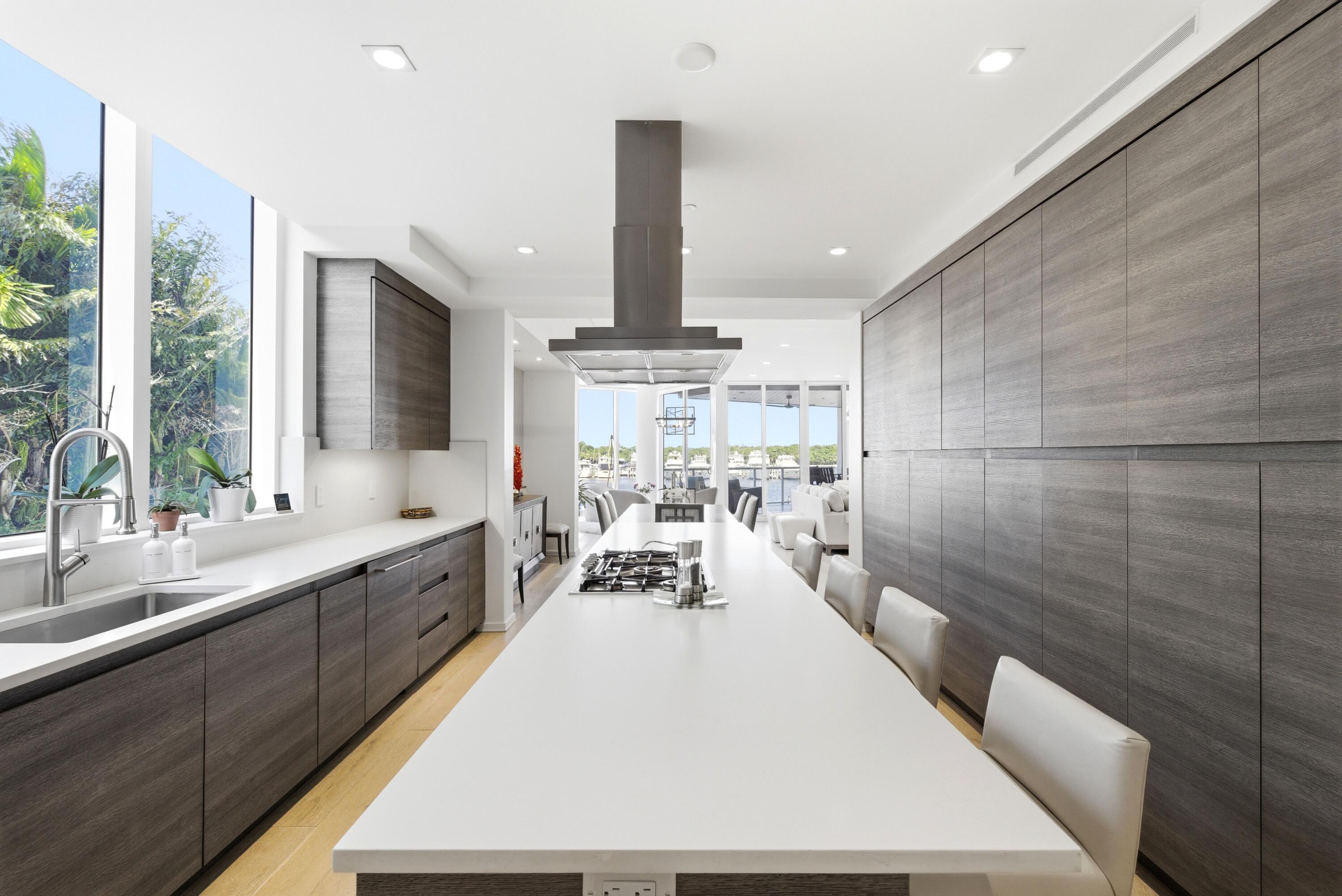 1110 Seminole #201, Fort Lauderdale FL 33304