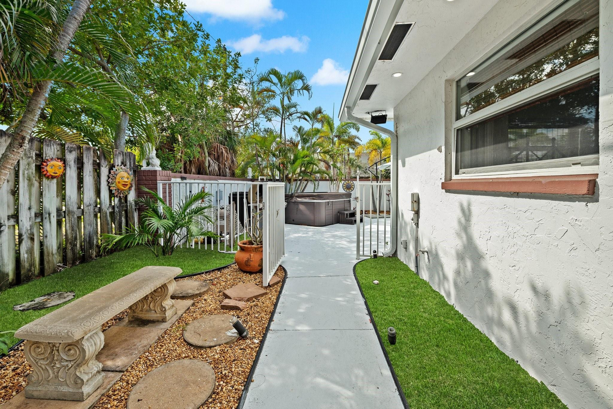 2200 NE 36th, Fort Lauderdale FL 33308