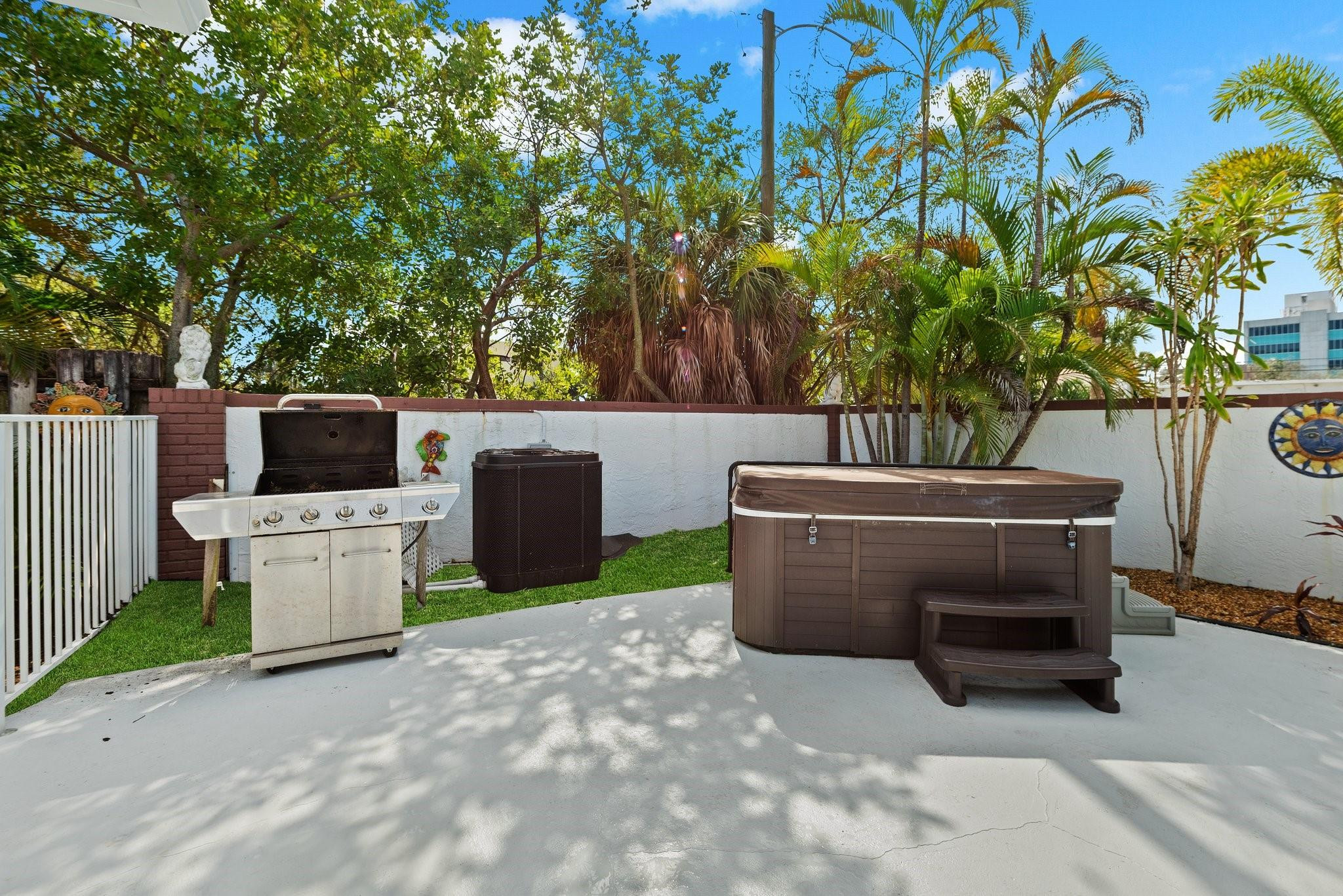 2200 NE 36th, Fort Lauderdale FL 33308