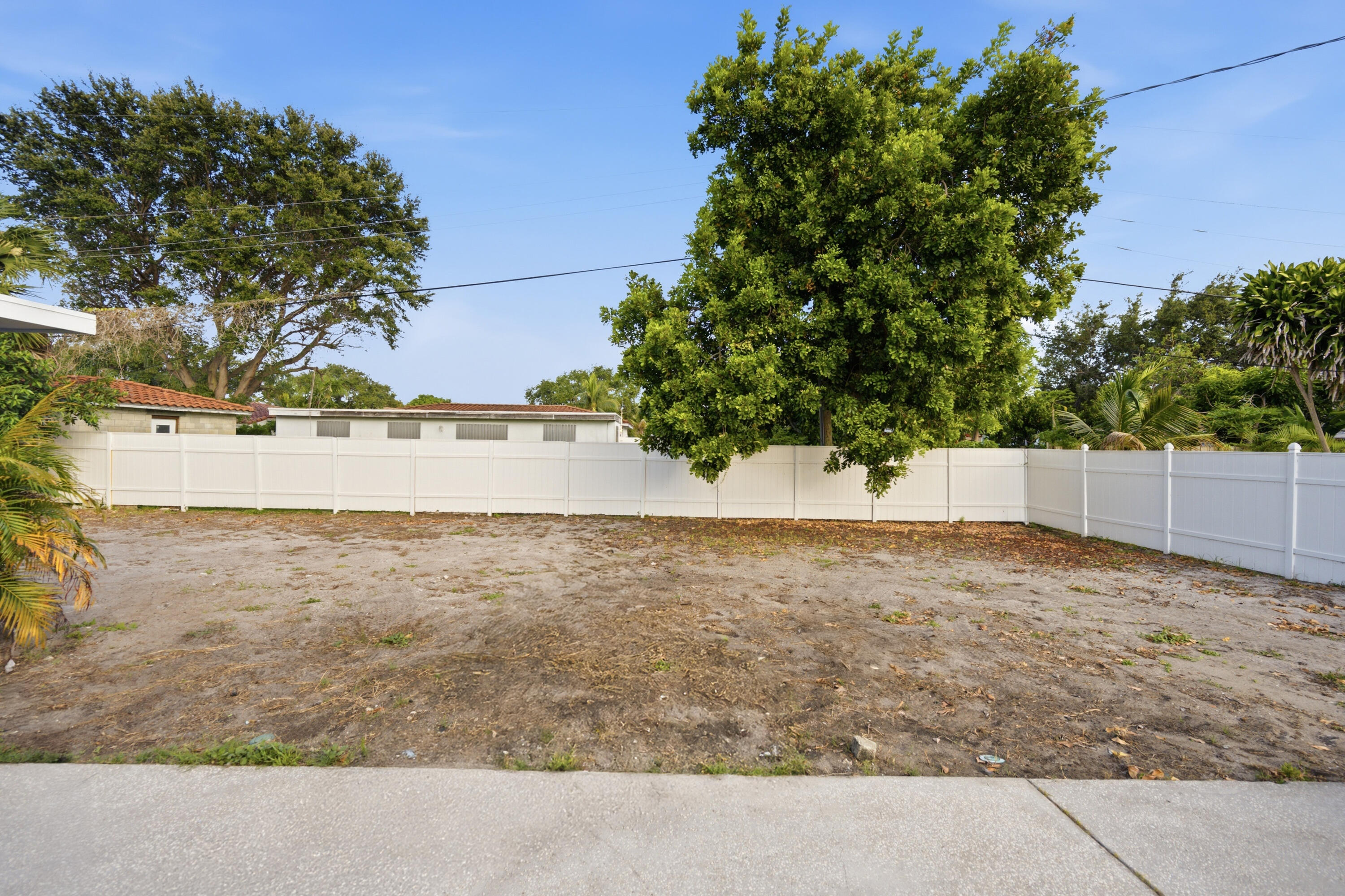 434 Australian, Lake Park FL 33403