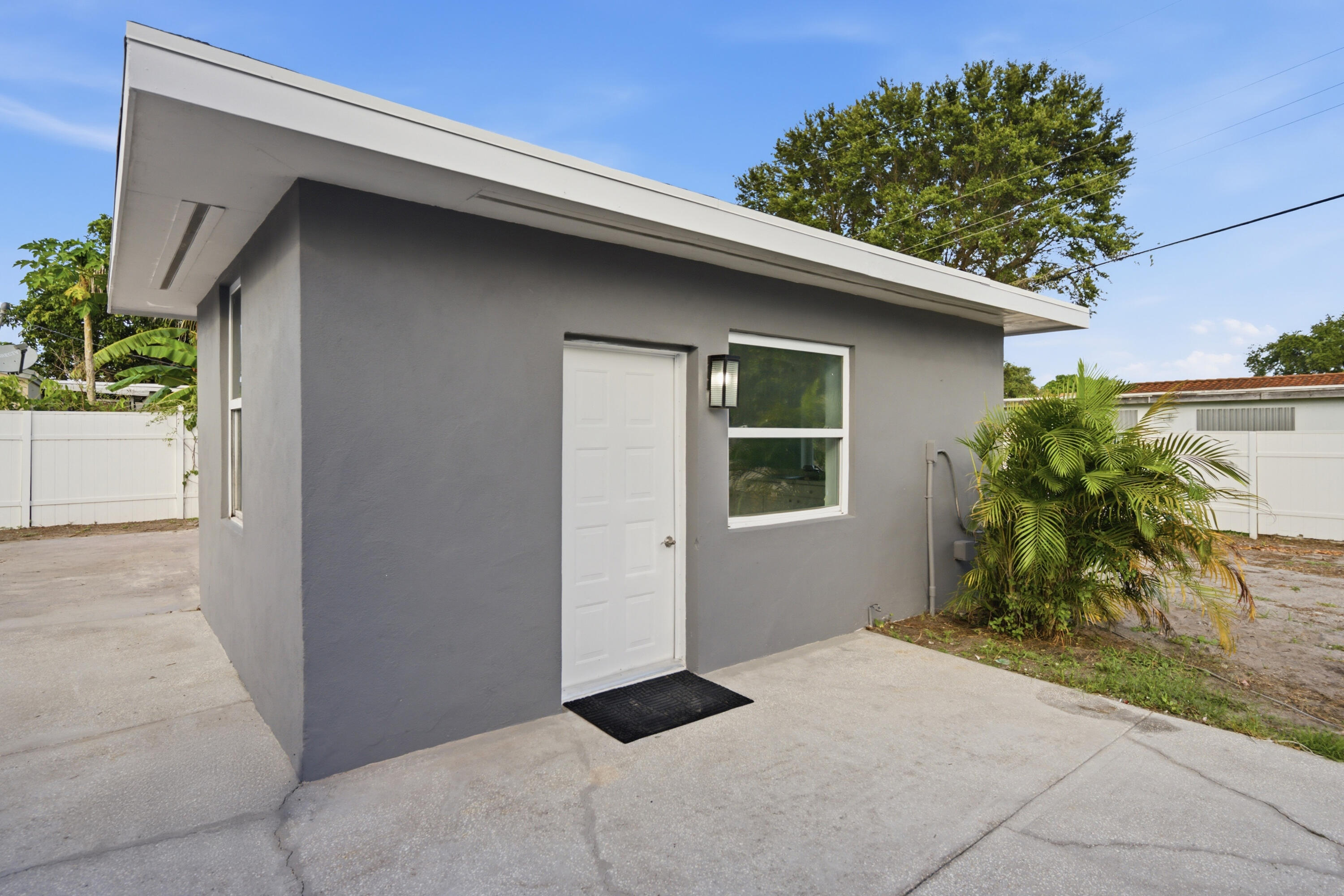 434 Australian, Lake Park FL 33403