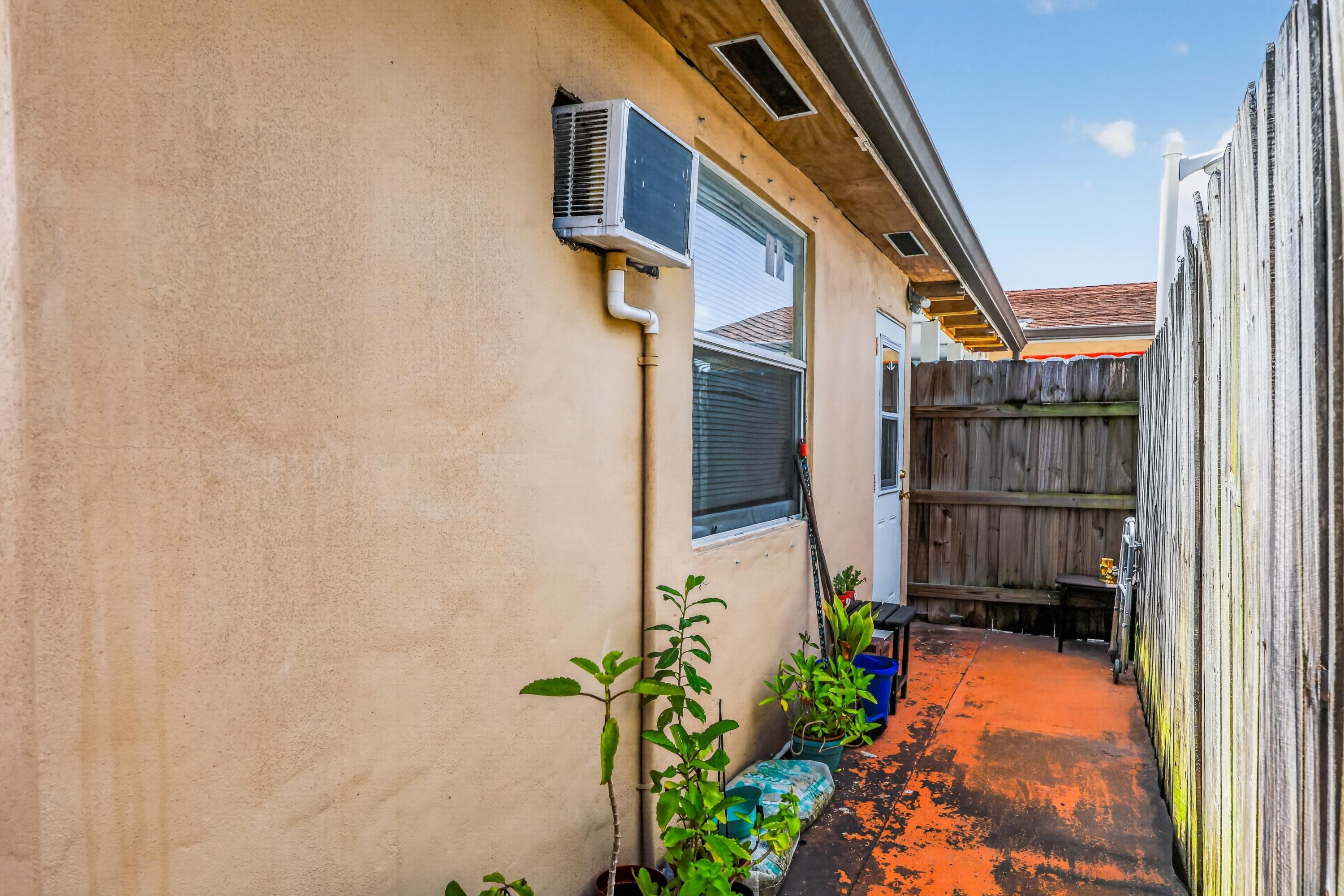 10363 SW 6th, Sweetwater FL 33174