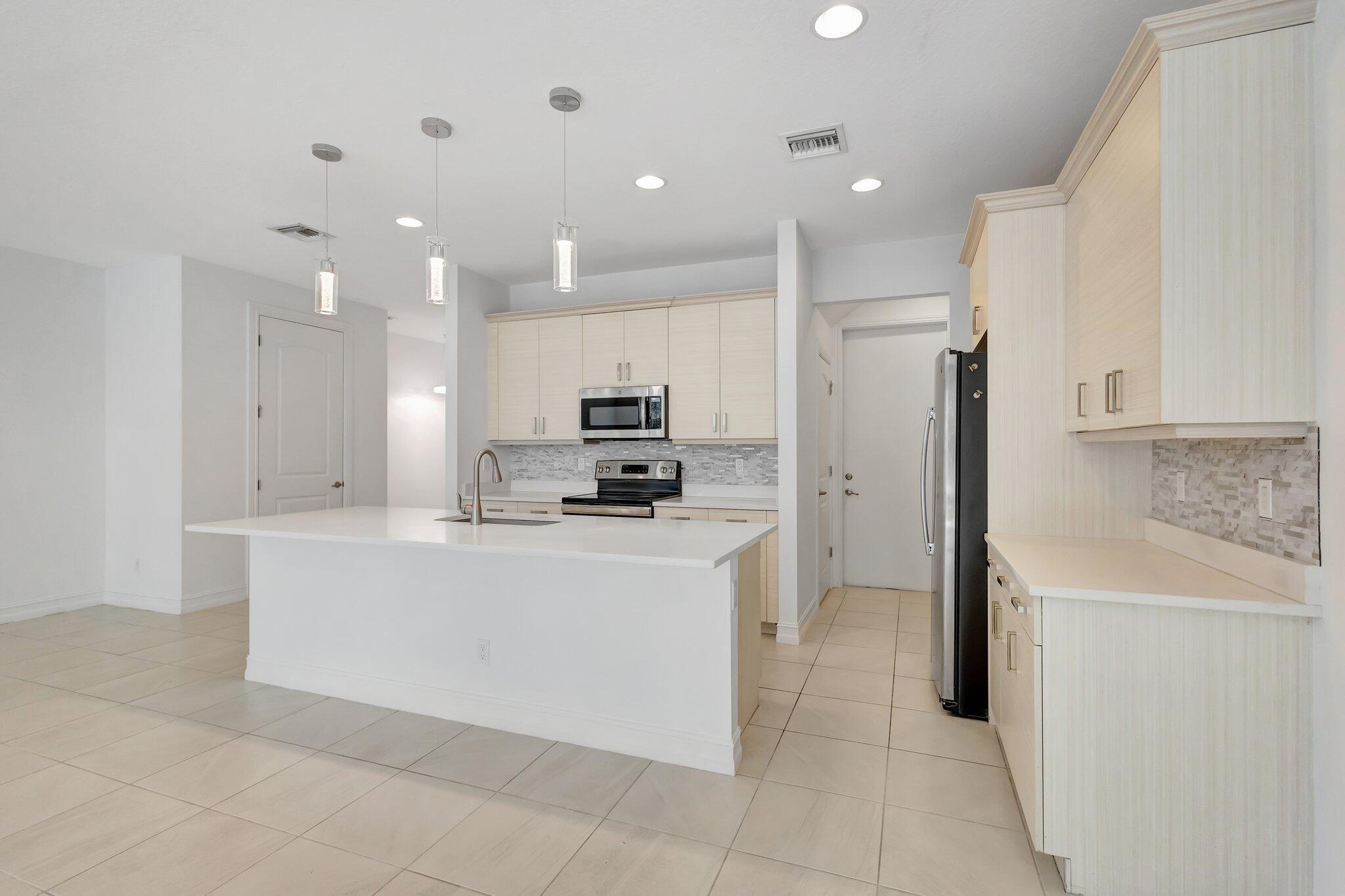 91 Palm, Royal Palm Beach FL 33411