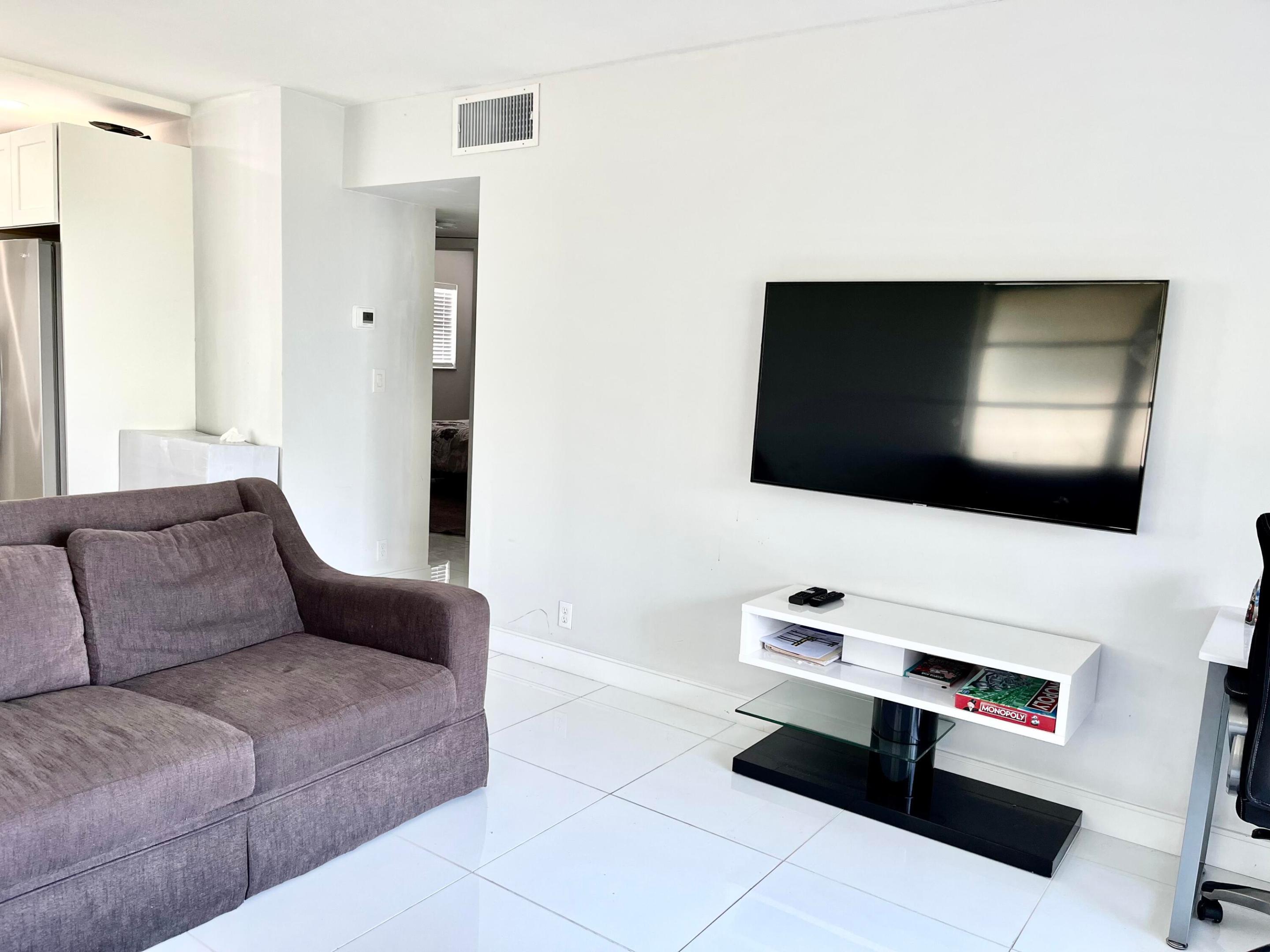 311 E Ocean #201, Lantana FL 33462