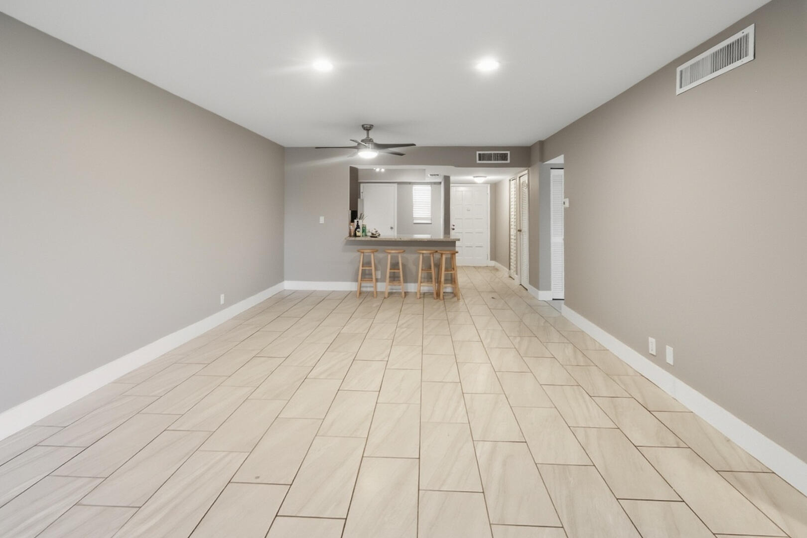 6301 N Falls Circle #111, Lauderhill FL 33319