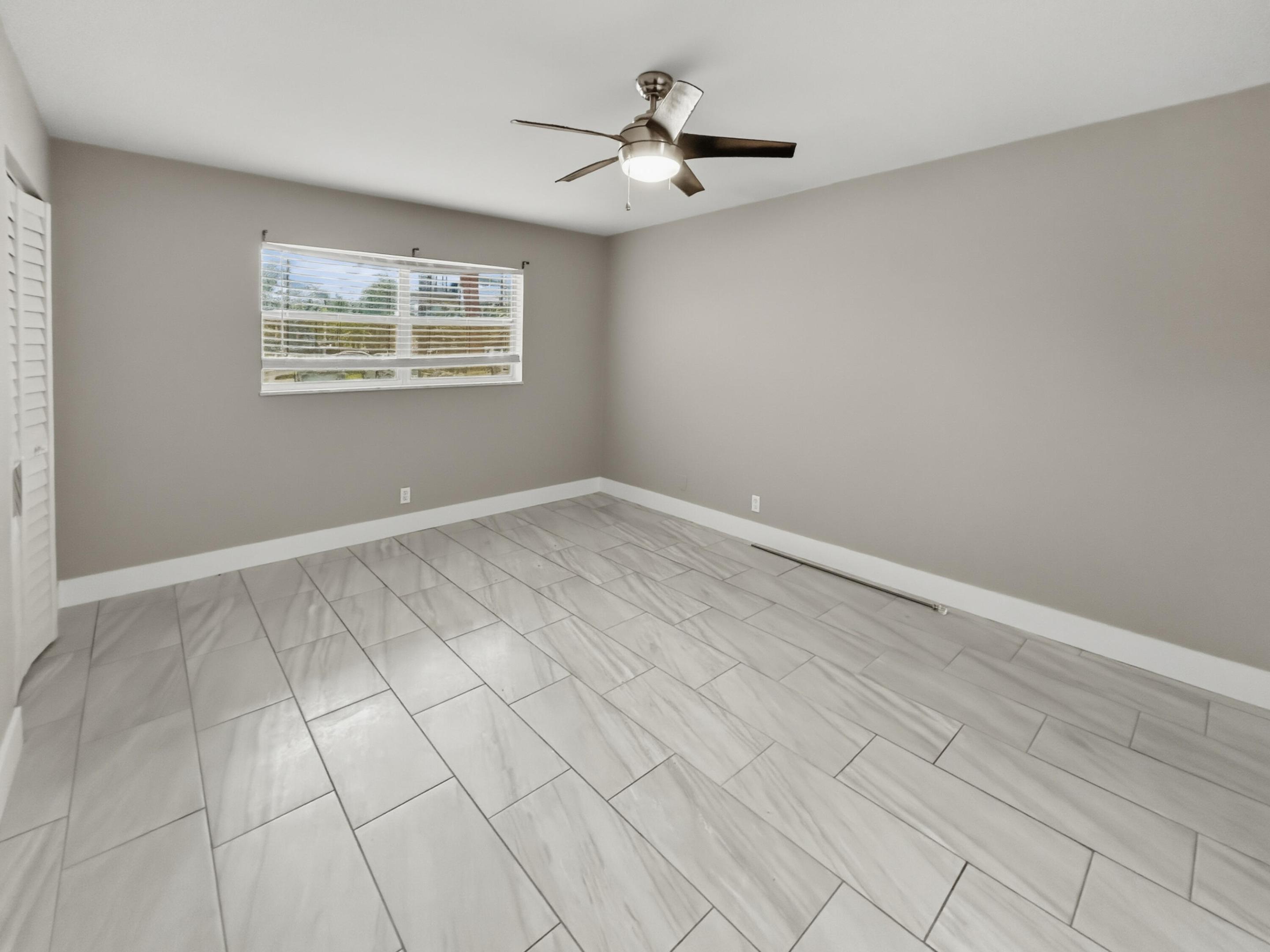 6301 N Falls Circle #111, Lauderhill FL 33319