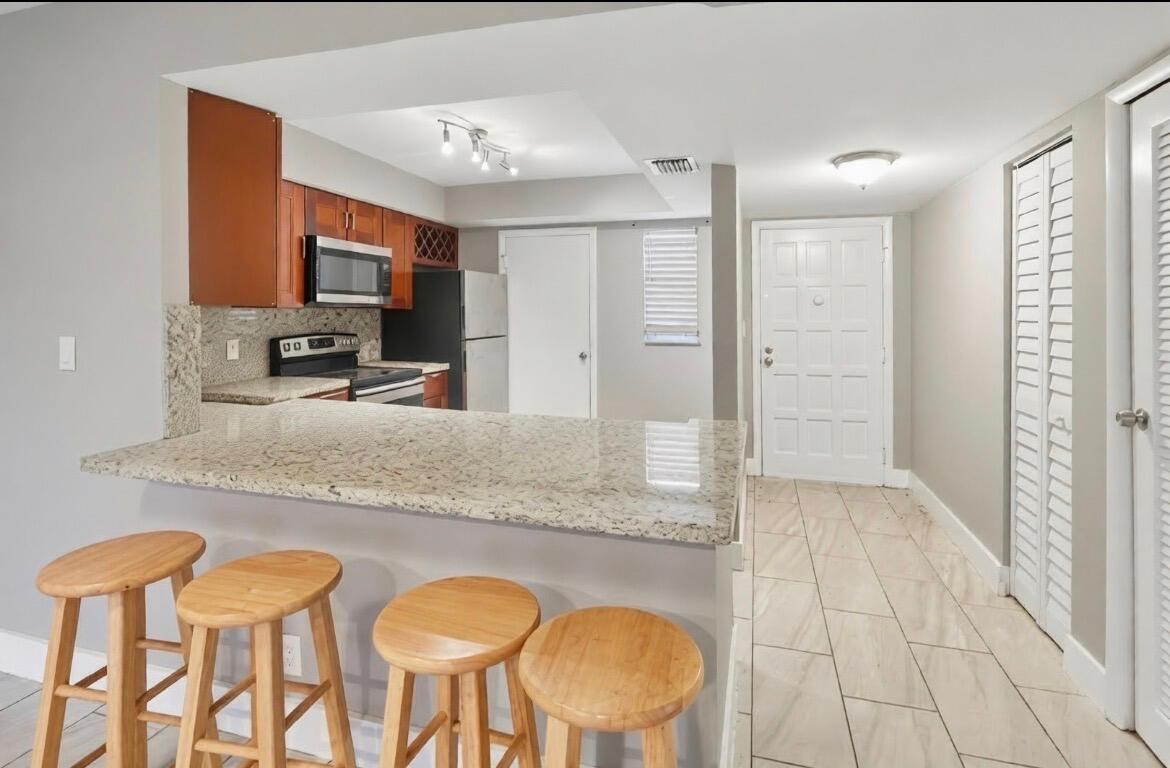 6301 N Falls Circle #111, Lauderhill FL 33319