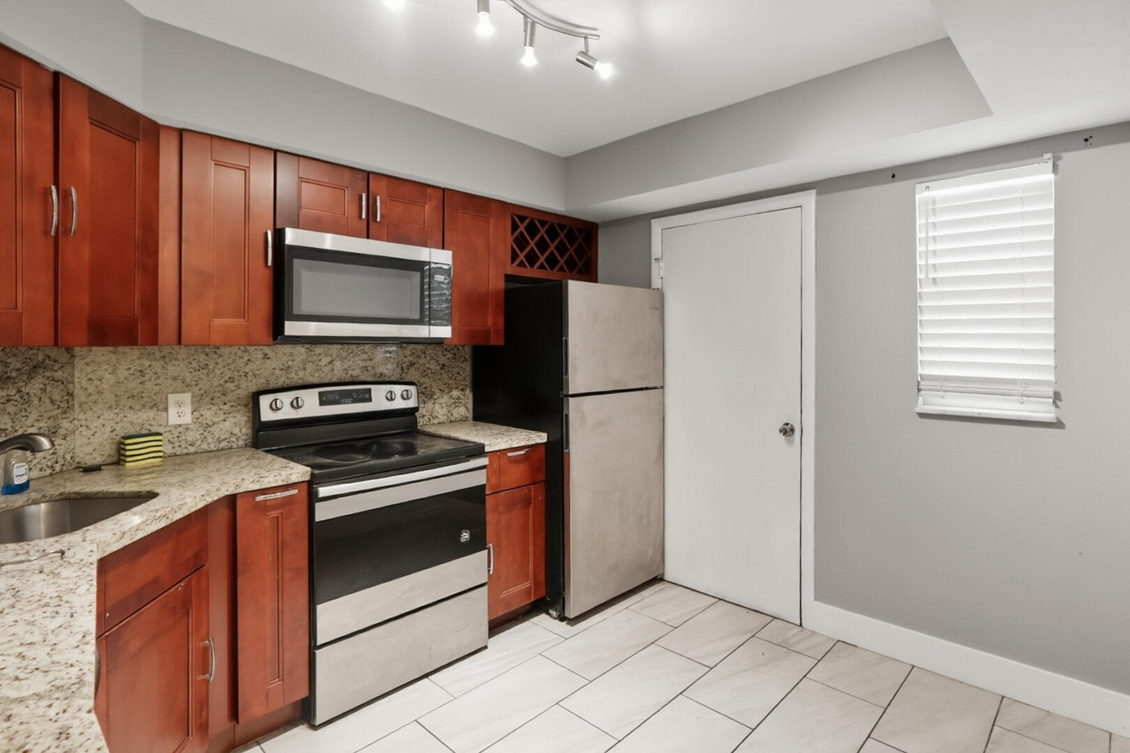 6301 N Falls Circle #111, Lauderhill FL 33319