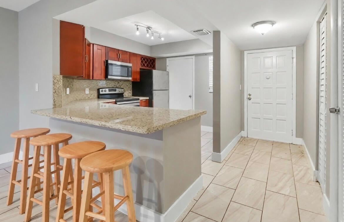 6301 N Falls Circle #111, Lauderhill FL 33319