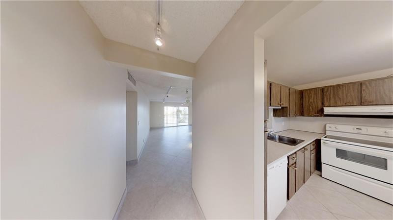 101 SE 3rd #301, Dania Beach FL 33004