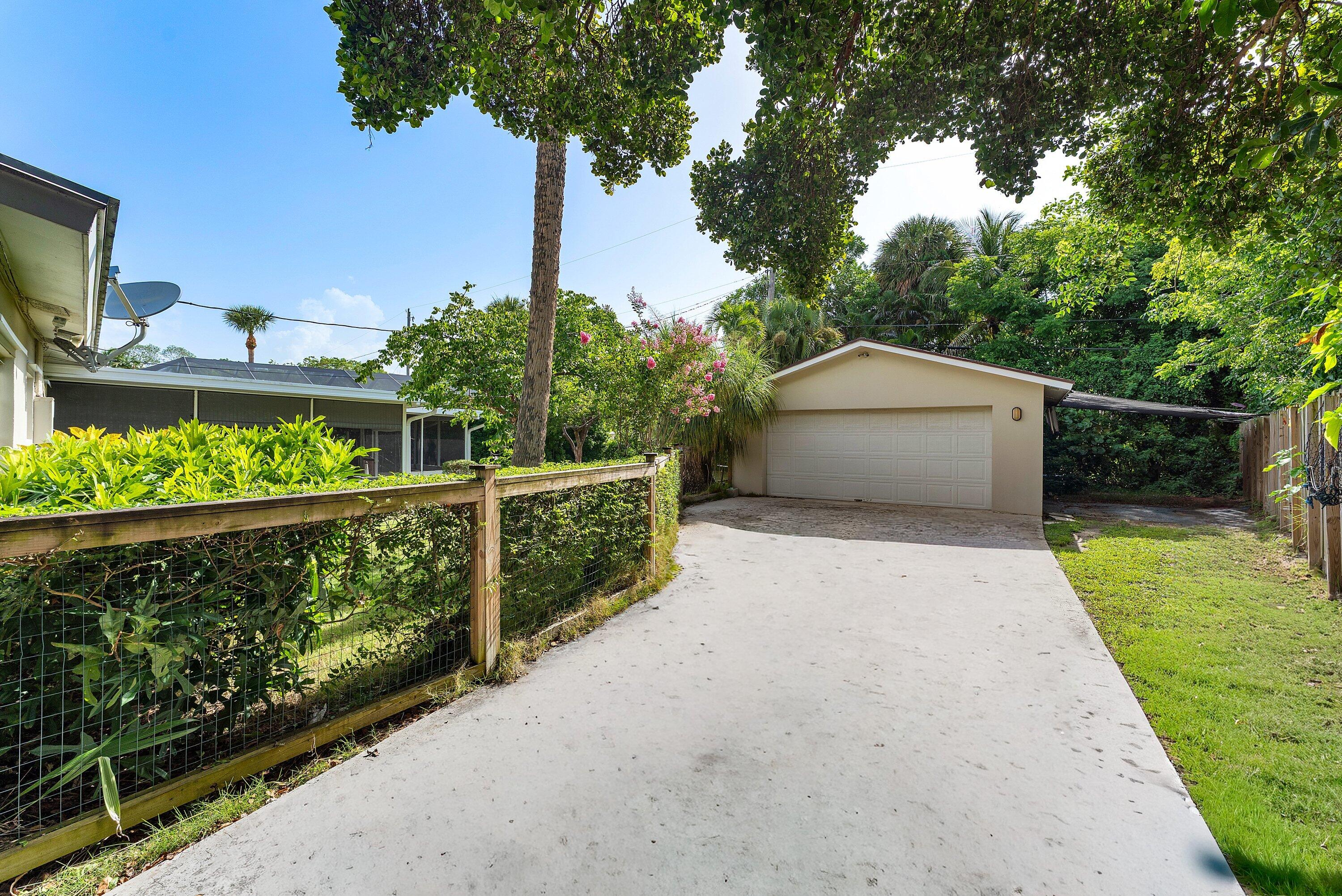 414 S Atlantic, Lantana FL 33462