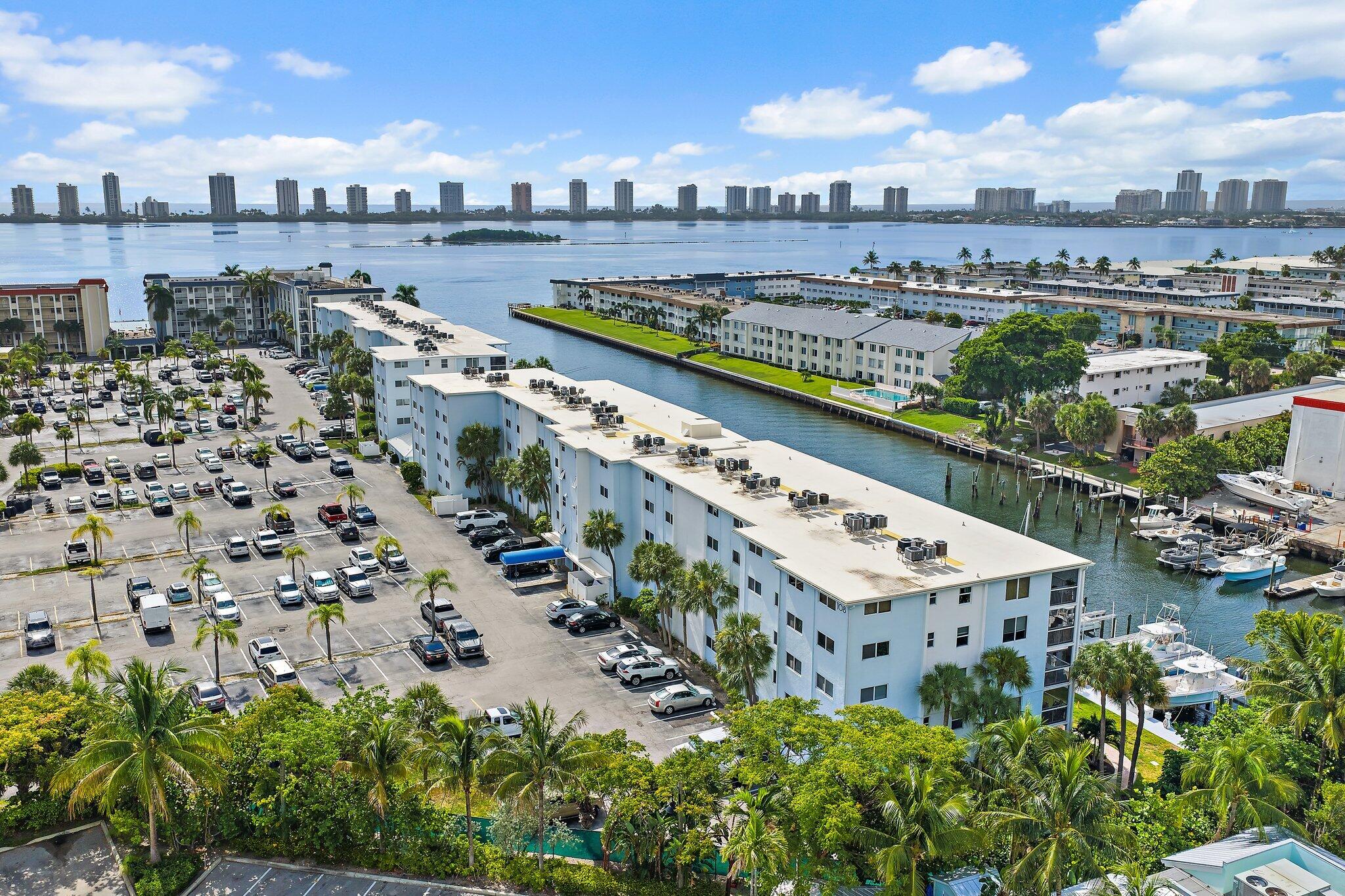 108 Paradise Harbour #314, North Palm Beach FL 33408