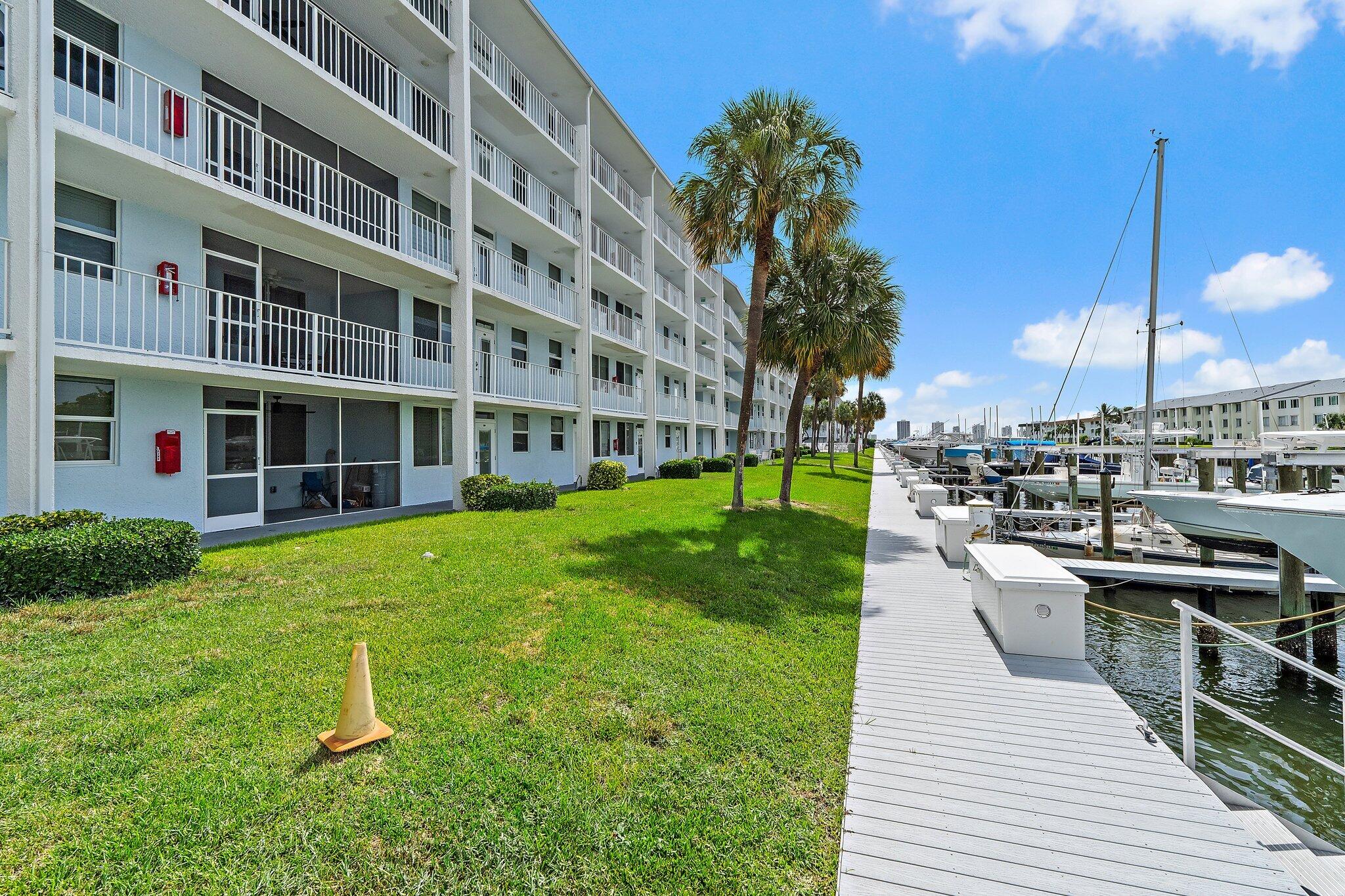 108 Paradise Harbour #314, North Palm Beach FL 33408