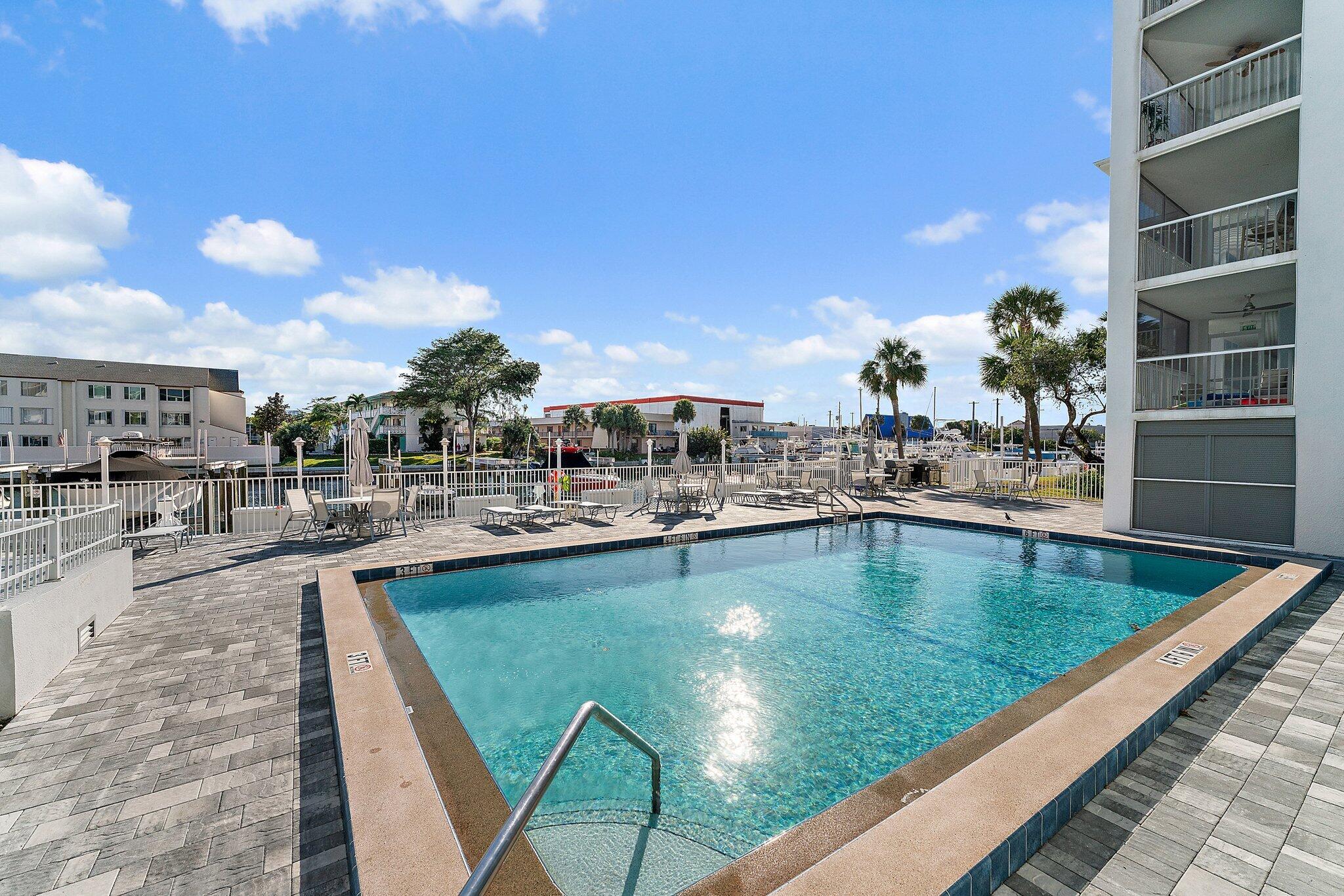 108 Paradise Harbour #314, North Palm Beach FL 33408