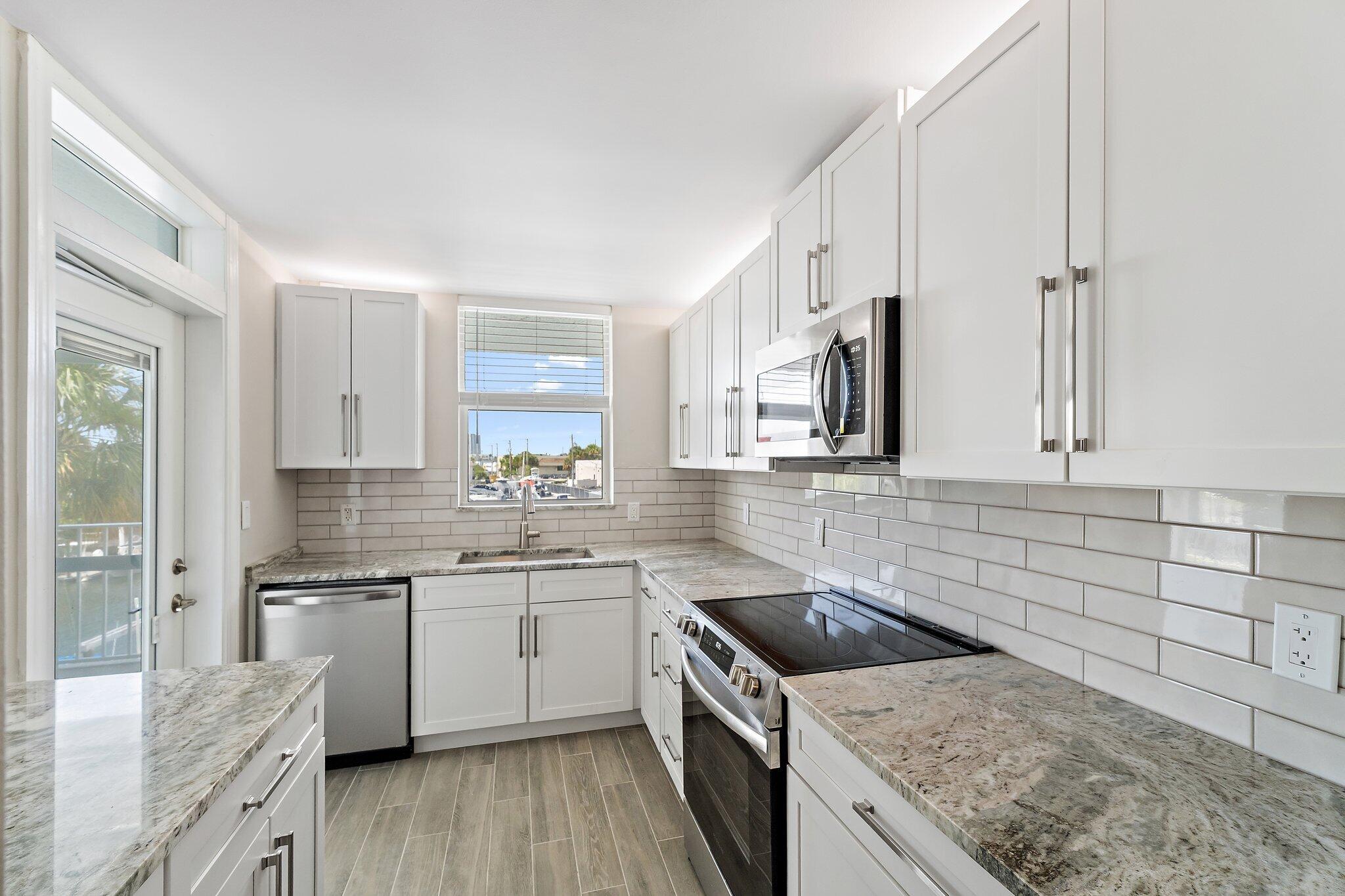 108 Paradise Harbour #314, North Palm Beach FL 33408