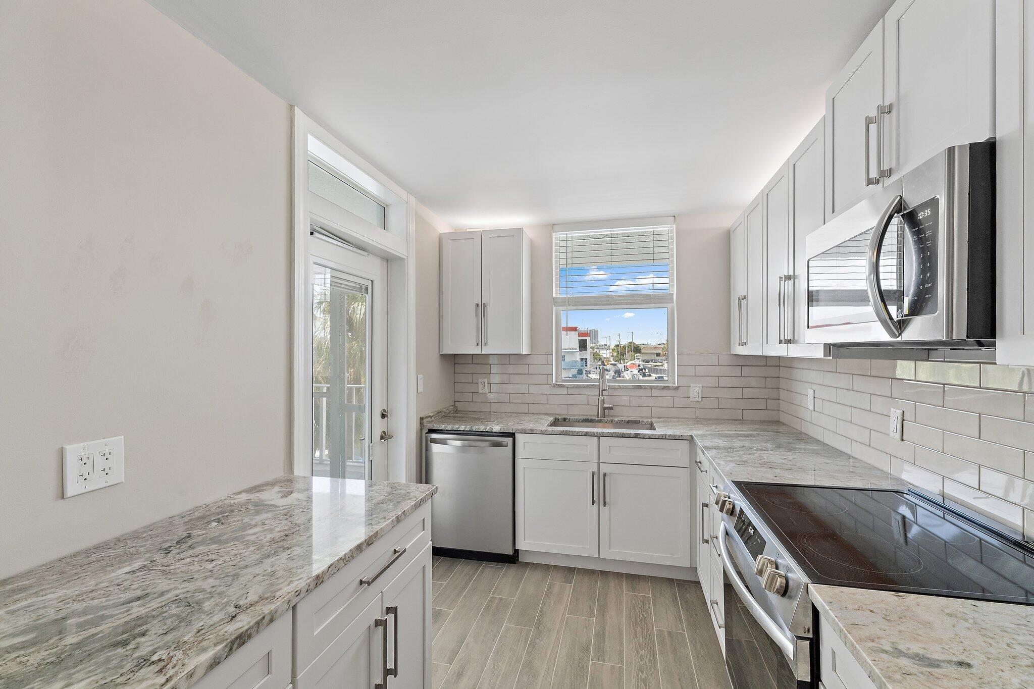 108 Paradise Harbour #314, North Palm Beach FL 33408